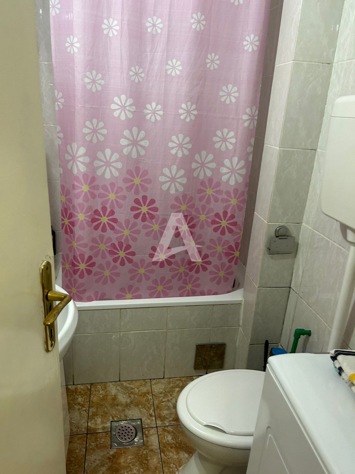 amforaproperty.com/Izdavanje Garsonjere u Budvi, Rozino (Na Duži Period)