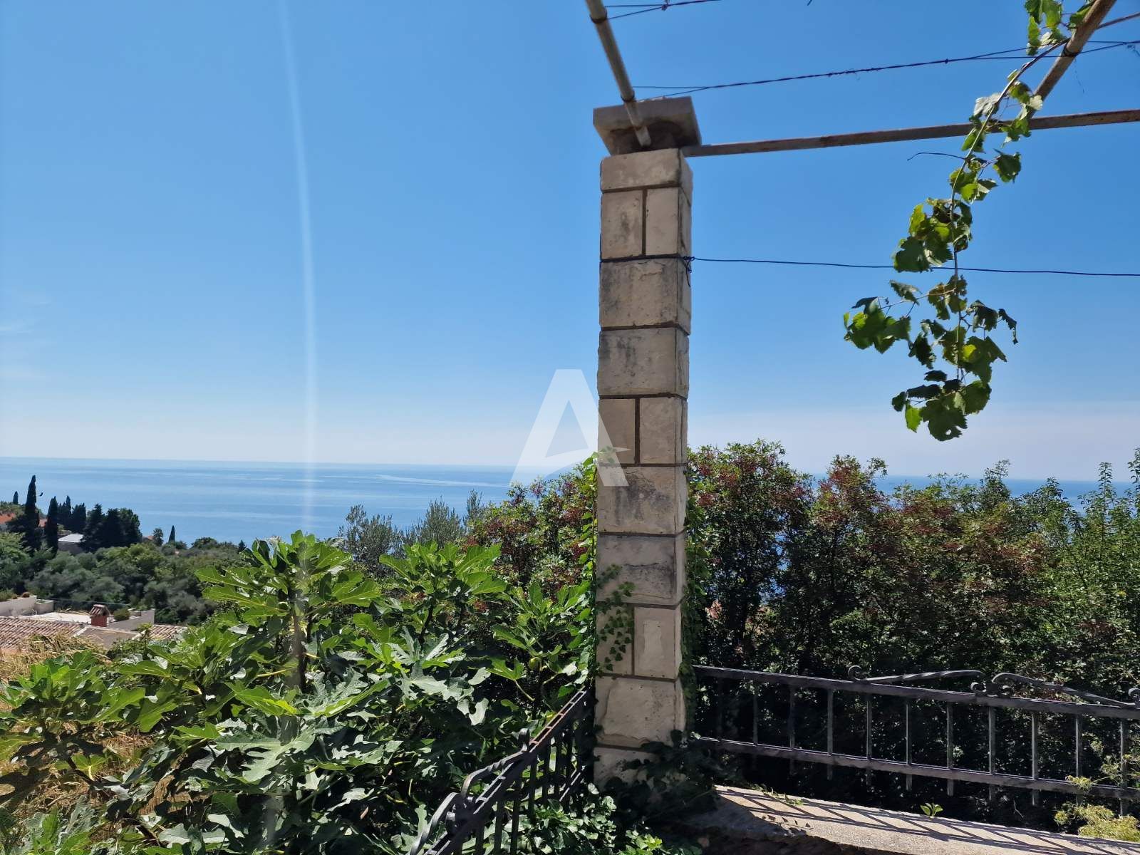amforaproperty.com/Kuća sa panoramskim pogledom na more u Reževićima-Budva