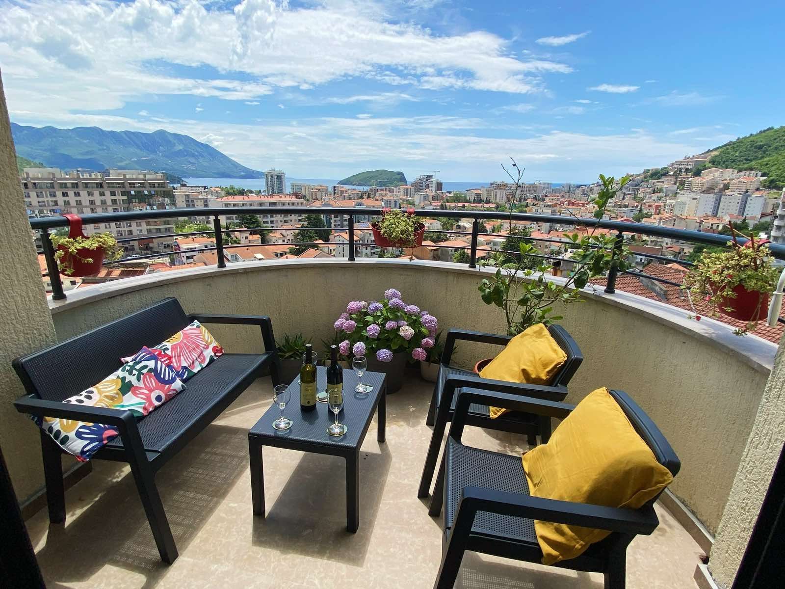 Luksuzno opremljen dvosoban stan sa panoramskim pogledom,Dubovica-Budva (Na period do 01.06.2027) - Amfora Real Estate