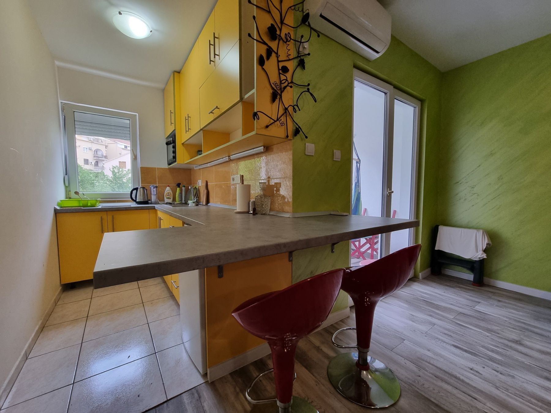 amforaproperty.com/Namesten studio apartman, Lazi-Budva.(na duzi period, dostupna od 05.11.2024)