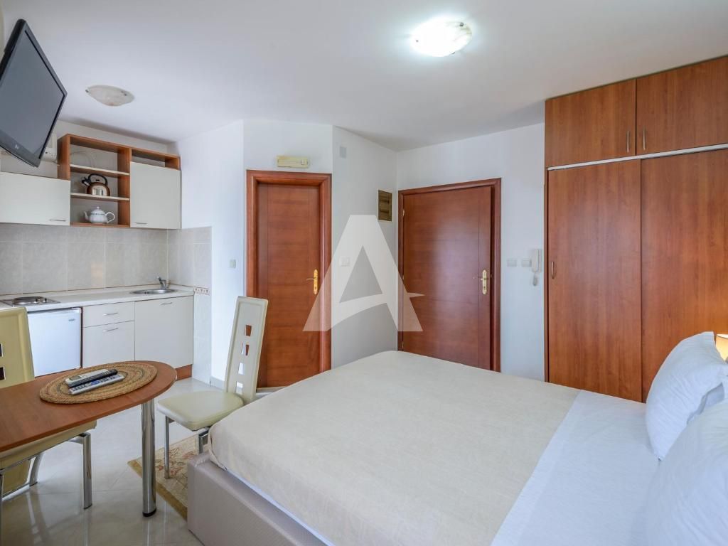 amforaproperty.com/Iznajmljivanje Vile sa 14 Apartmana - Savršena Investicija u Centru Budve