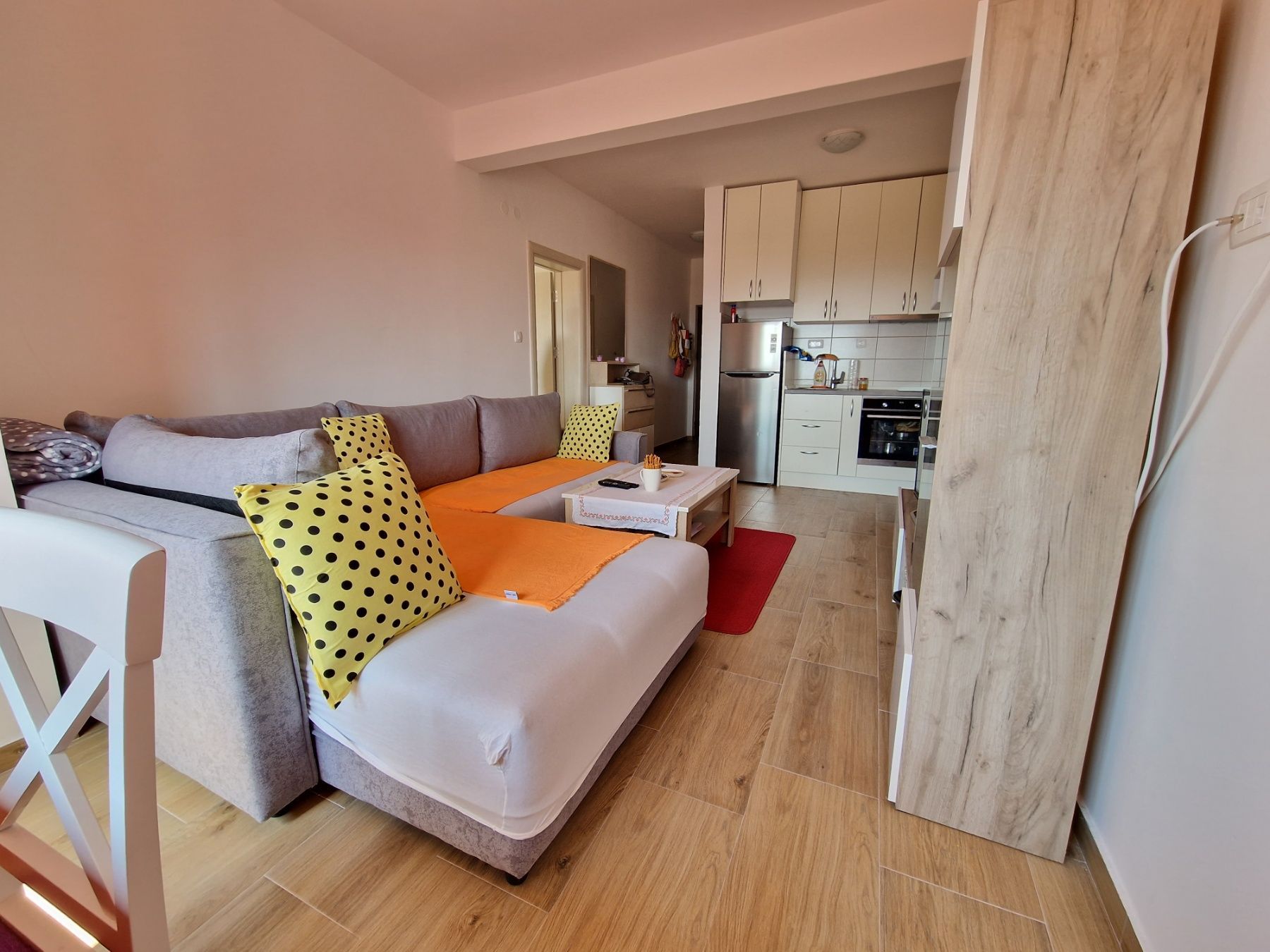 amforaproperty.com/Jednosoban namesten stan sa pogledom na more i grad,Podmaine-Budva (NA DUZI PERIOD)