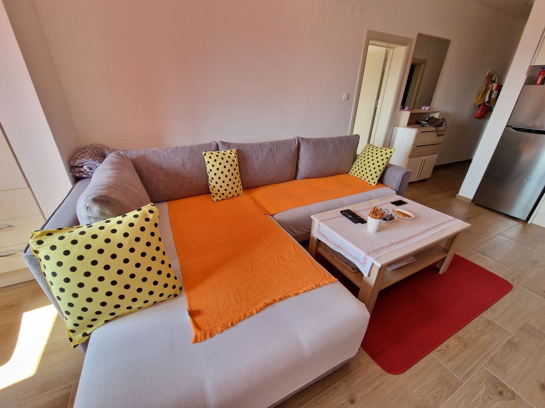 amforaproperty.com/Jednosoban namesten stan sa pogledom na more i grad,Podmaine-Budva (NA DUZI PERIOD)
