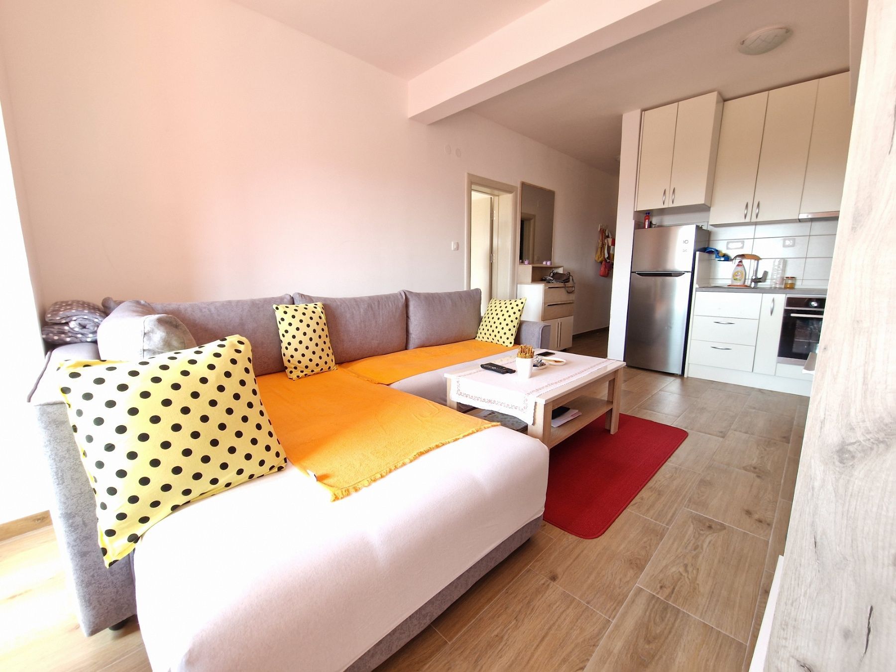 amforaproperty.com/Jednosoban namesten stan sa pogledom na more i grad,Podmaine-Budva (NA DUZI PERIOD)
