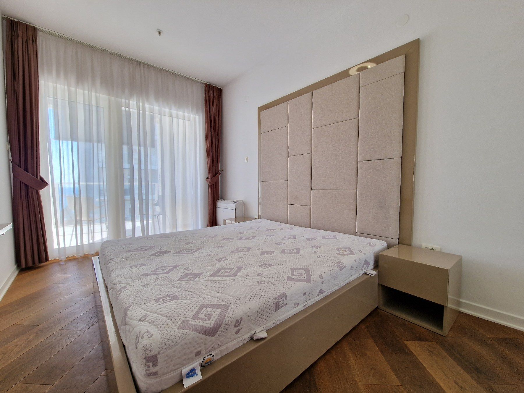 amforaproperty.com/Jednosoban luksuzan stan sa pogledom na more u kompleksu Tre Canne .Budva (Na period do 01.06.2024)