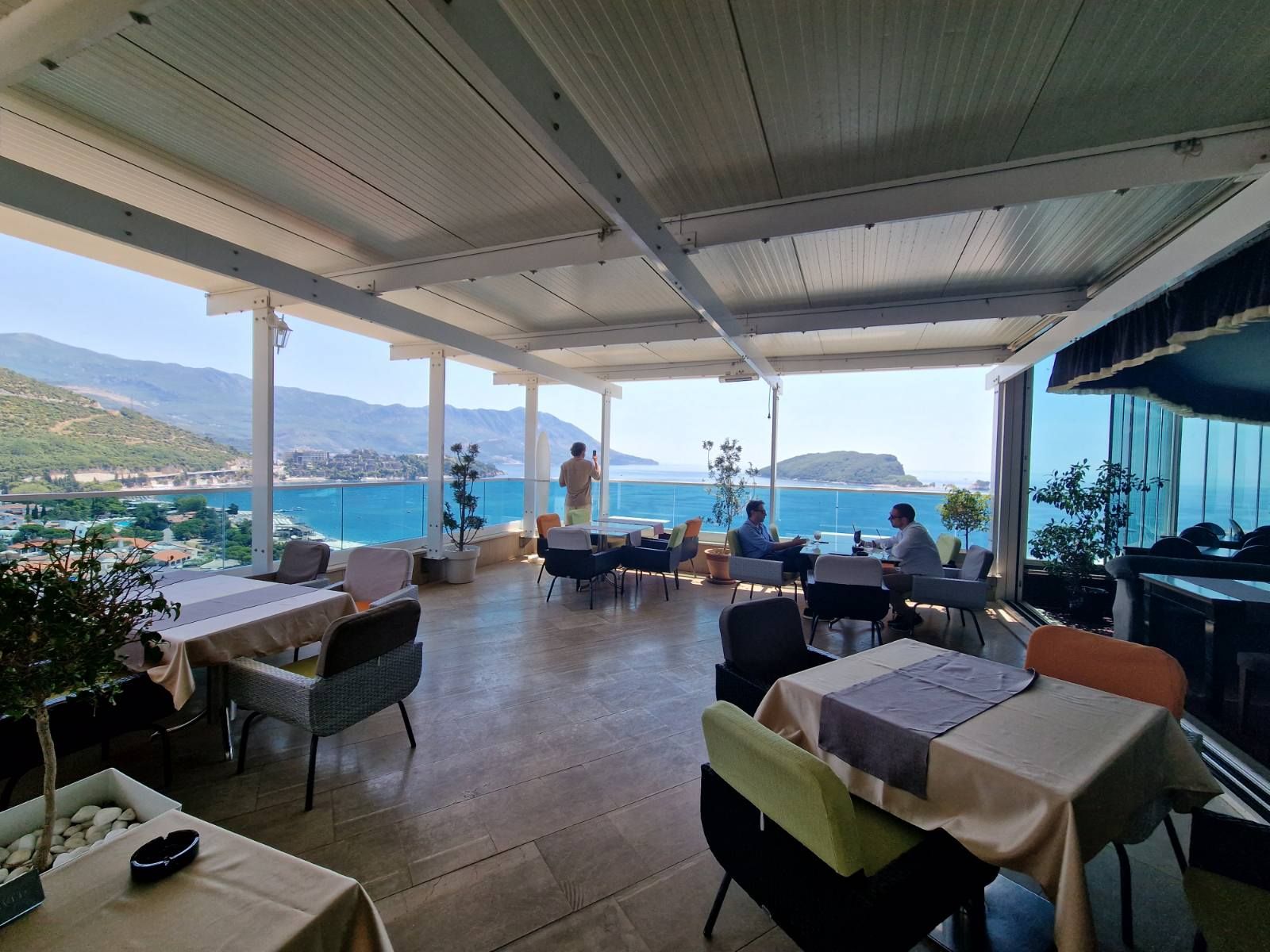 amforaproperty.com/Jednosoban luksuzan stan sa pogledom na more u kompleksu Tre Canne .Budva (Na period do 01.06.2024)