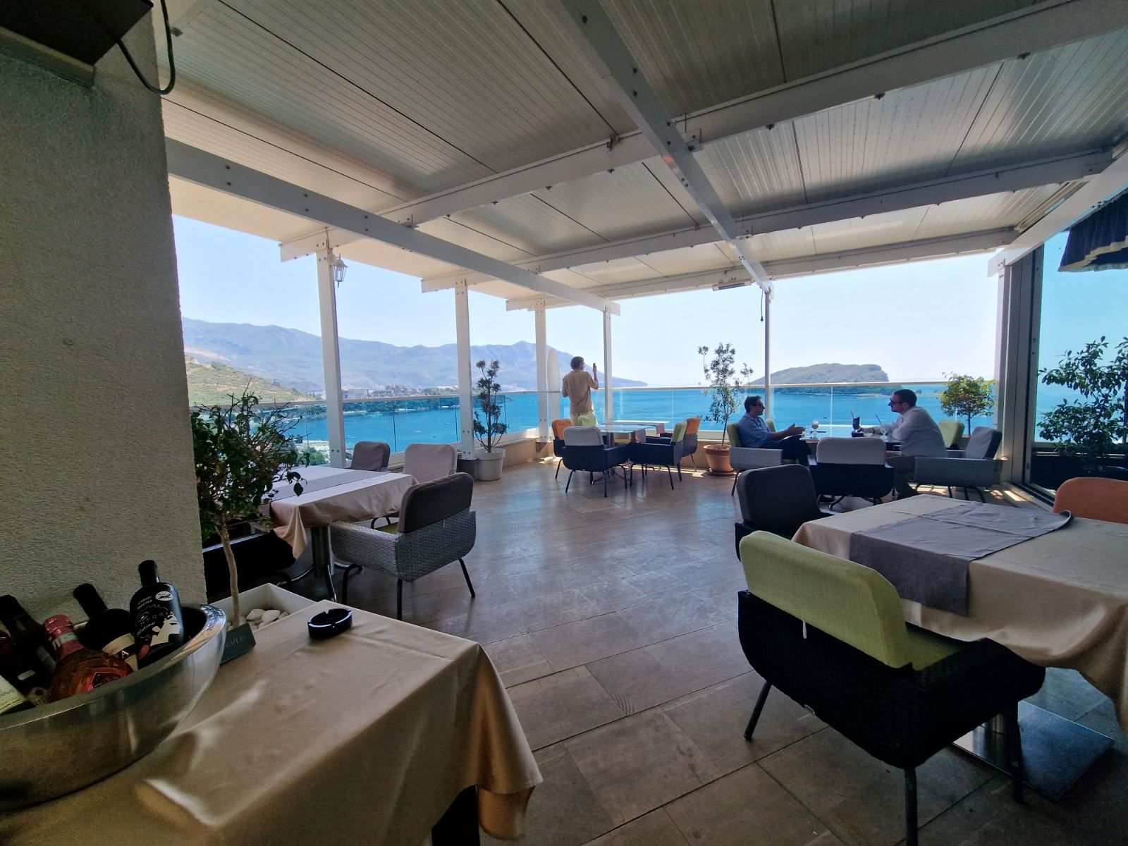 amforaproperty.com/Jednosoban luksuzan stan sa pogledom na more u kompleksu Tre Canne .Budva (Na period do 01.06.2024)