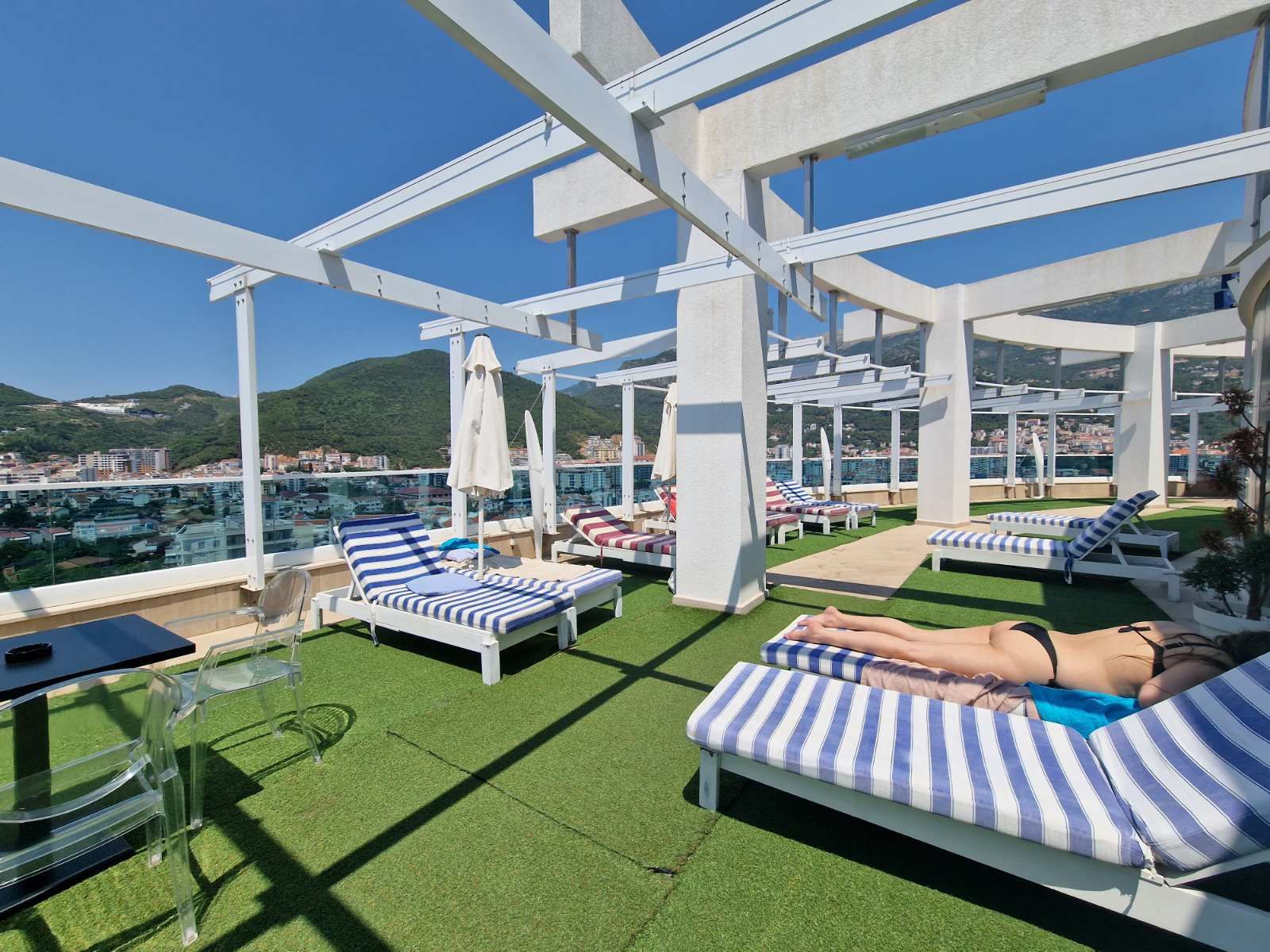 amforaproperty.com/Jednosoban luksuzan stan sa pogledom na more u kompleksu Tre Canne .Budva (Na period do 01.06.2024)