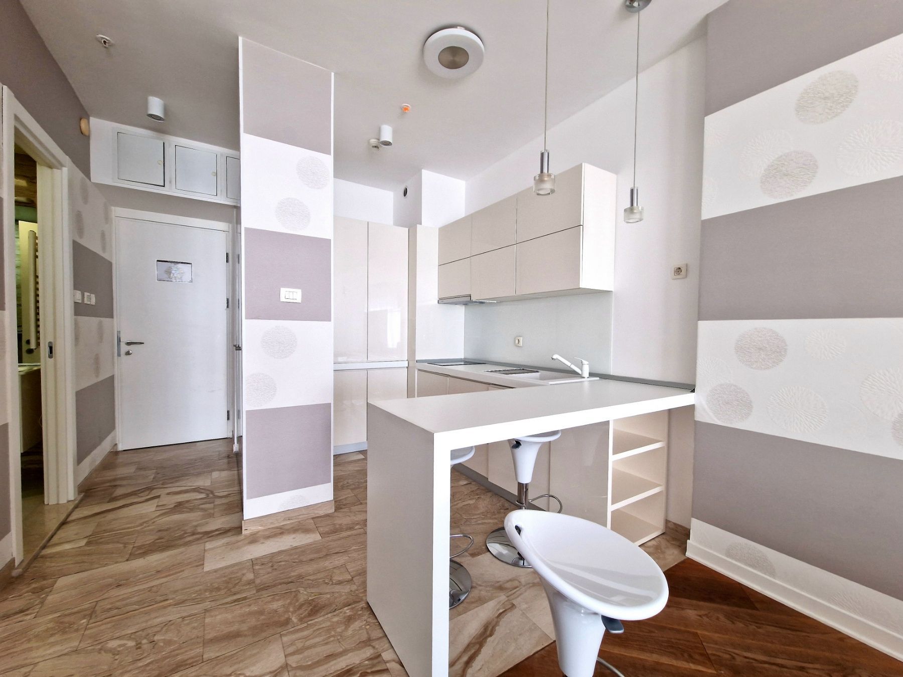 amforaproperty.com/Jednosoban luksuzan stan sa pogledom na more u kompleksu Tre Canne .Budva (Na period do 01.06.2024)