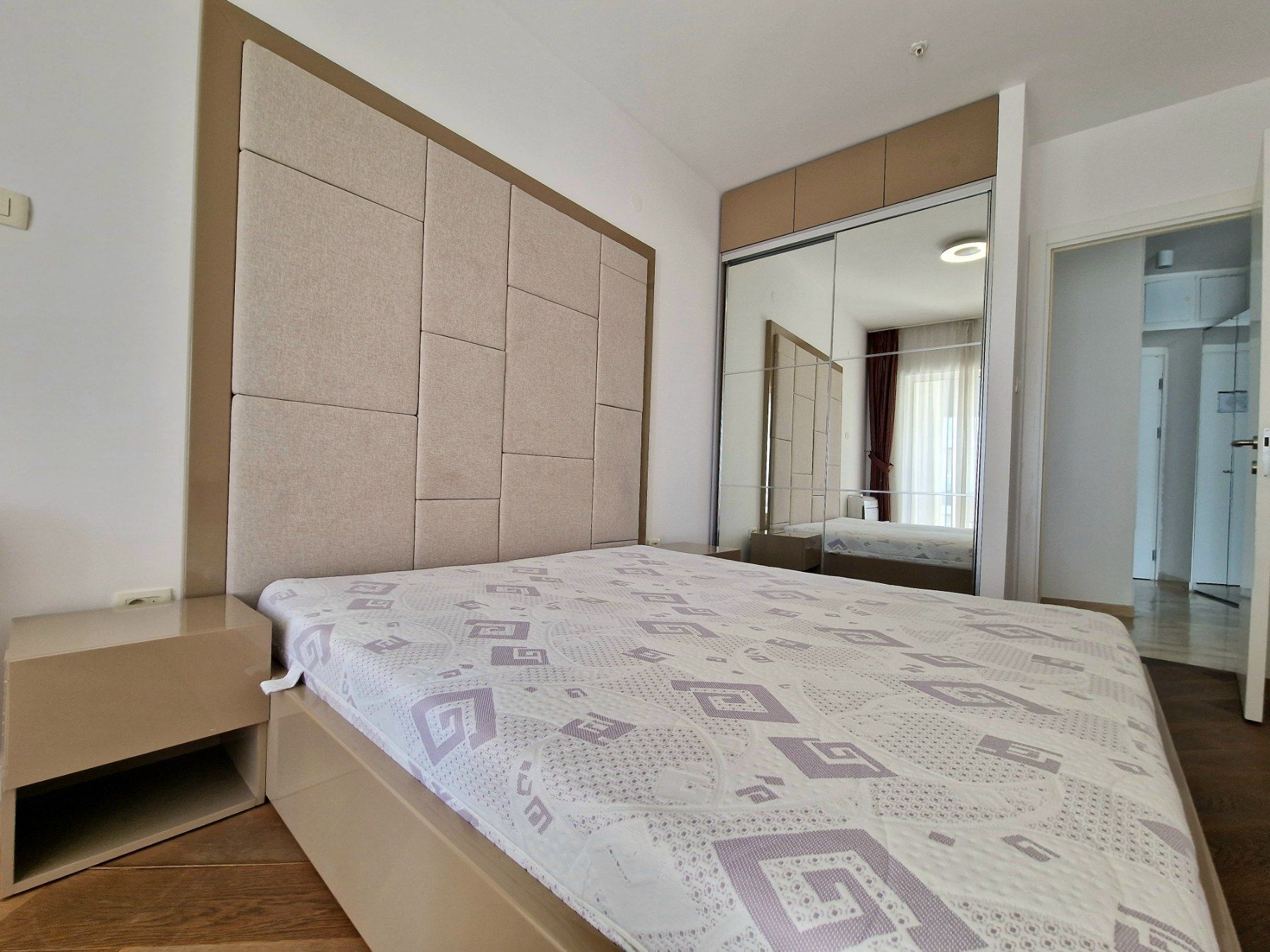 amforaproperty.com/Jednosoban luksuzan stan sa pogledom na more u kompleksu Tre Canne .Budva (Na period do 01.06.2024)