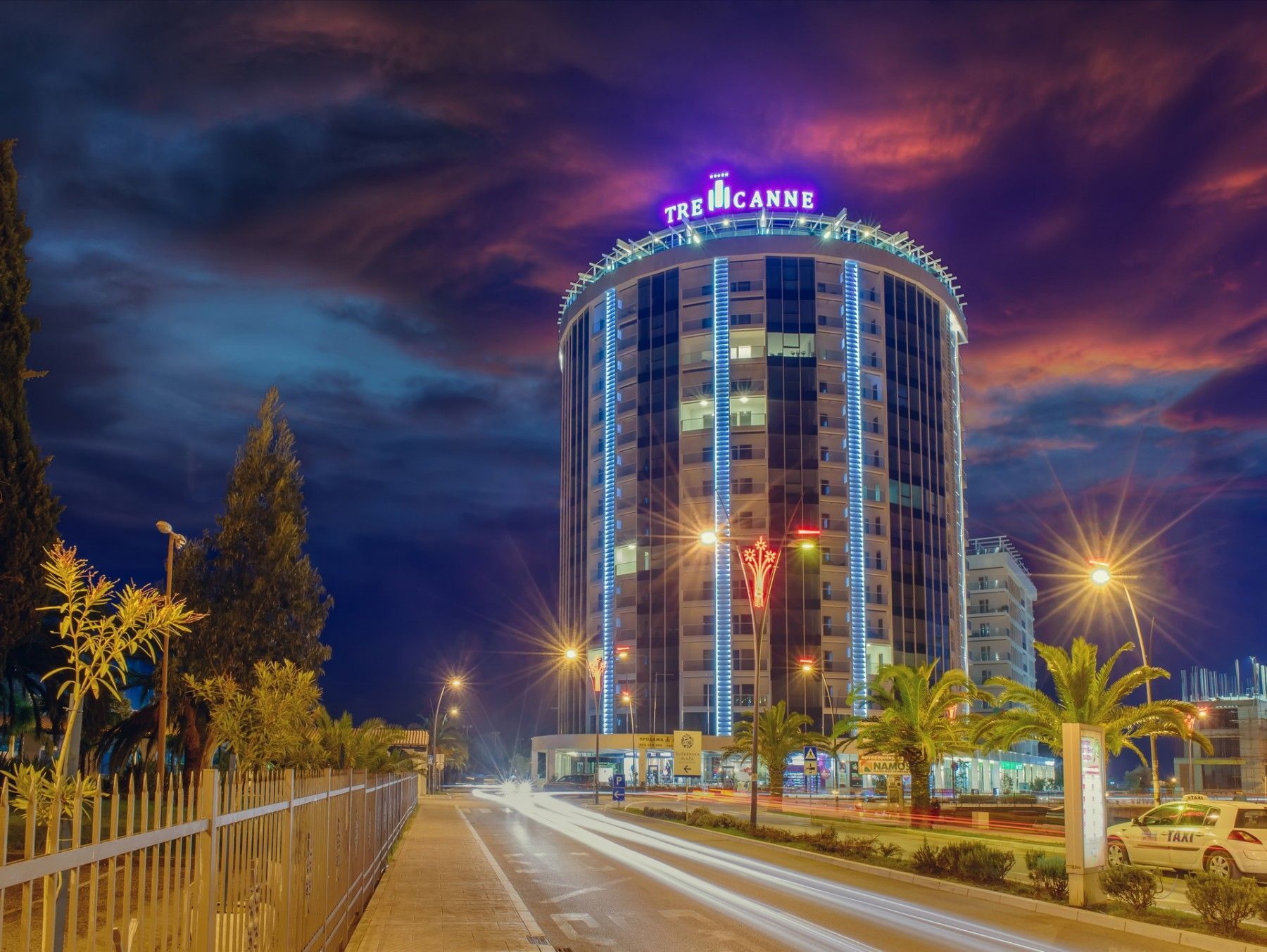 amforaproperty.com/Jednosoban luksuzan stan sa pogledom na more u kompleksu Tre Canne .Budva (Na period do 01.06.2024)