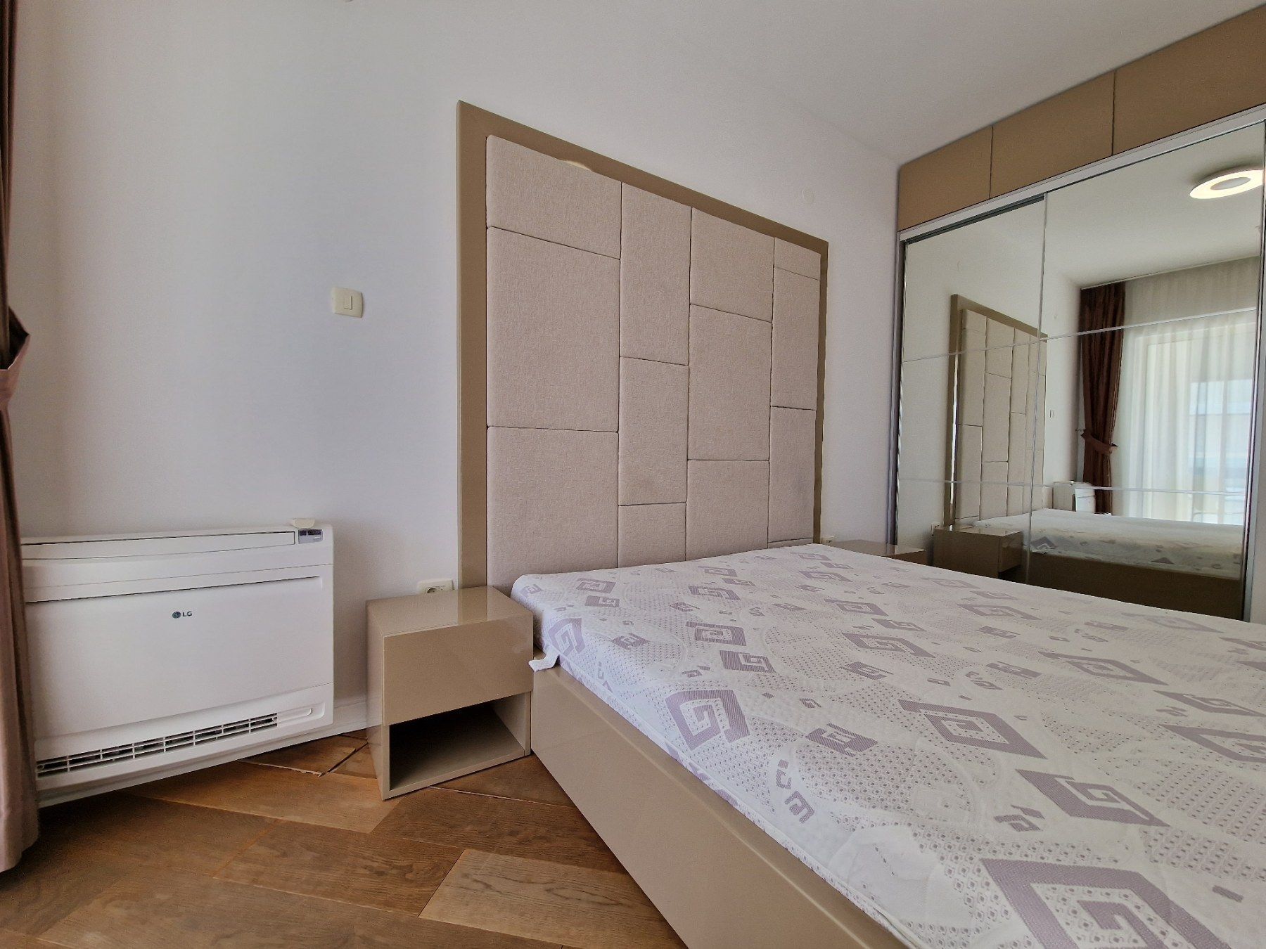 amforaproperty.com/Jednosoban luksuzan stan sa pogledom na more u kompleksu Tre Canne .Budva (Na period do 01.06.2024)