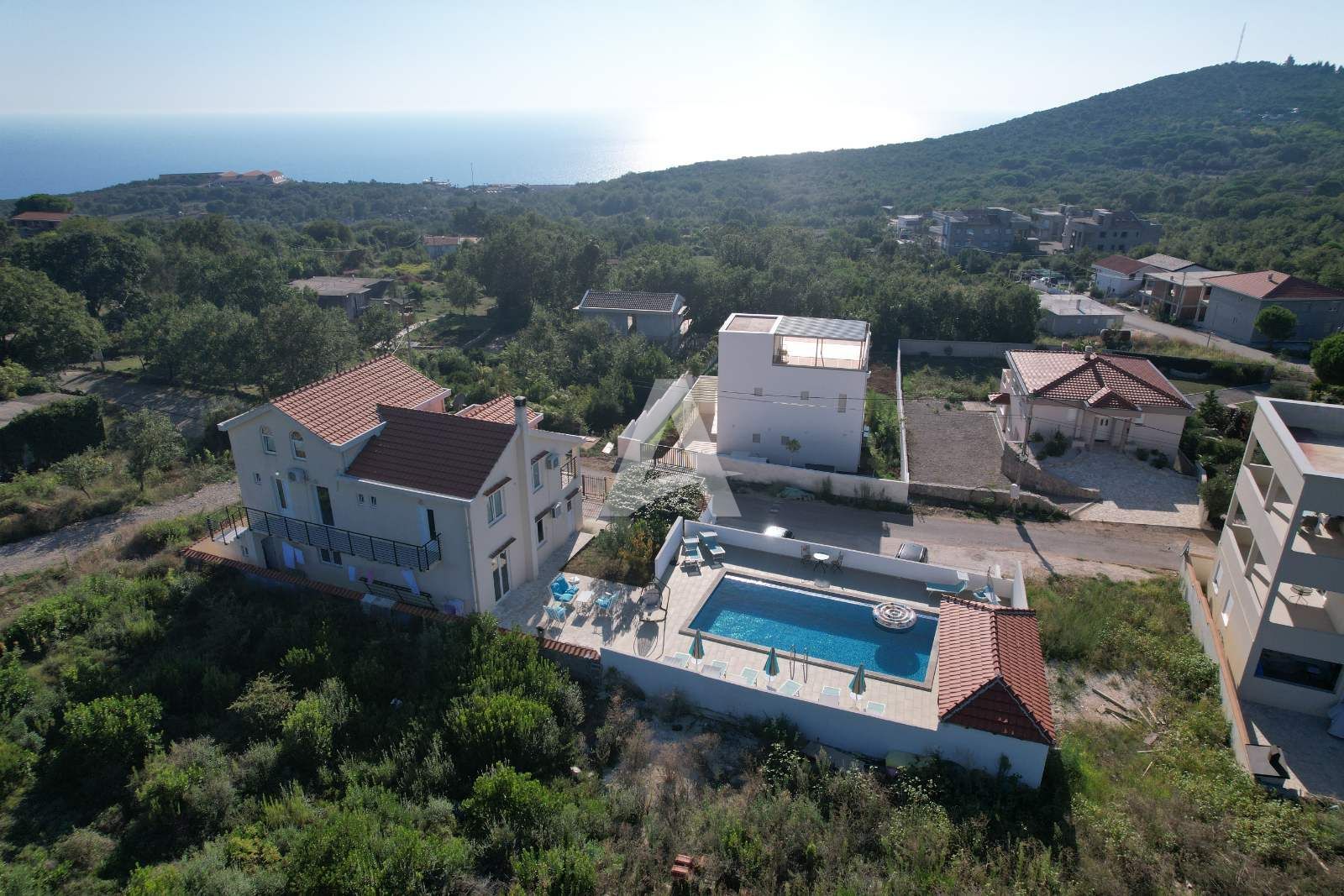 amforaproperty.com/Vila sa bazenom i pogledom na more u Krimovici, opština Kotor