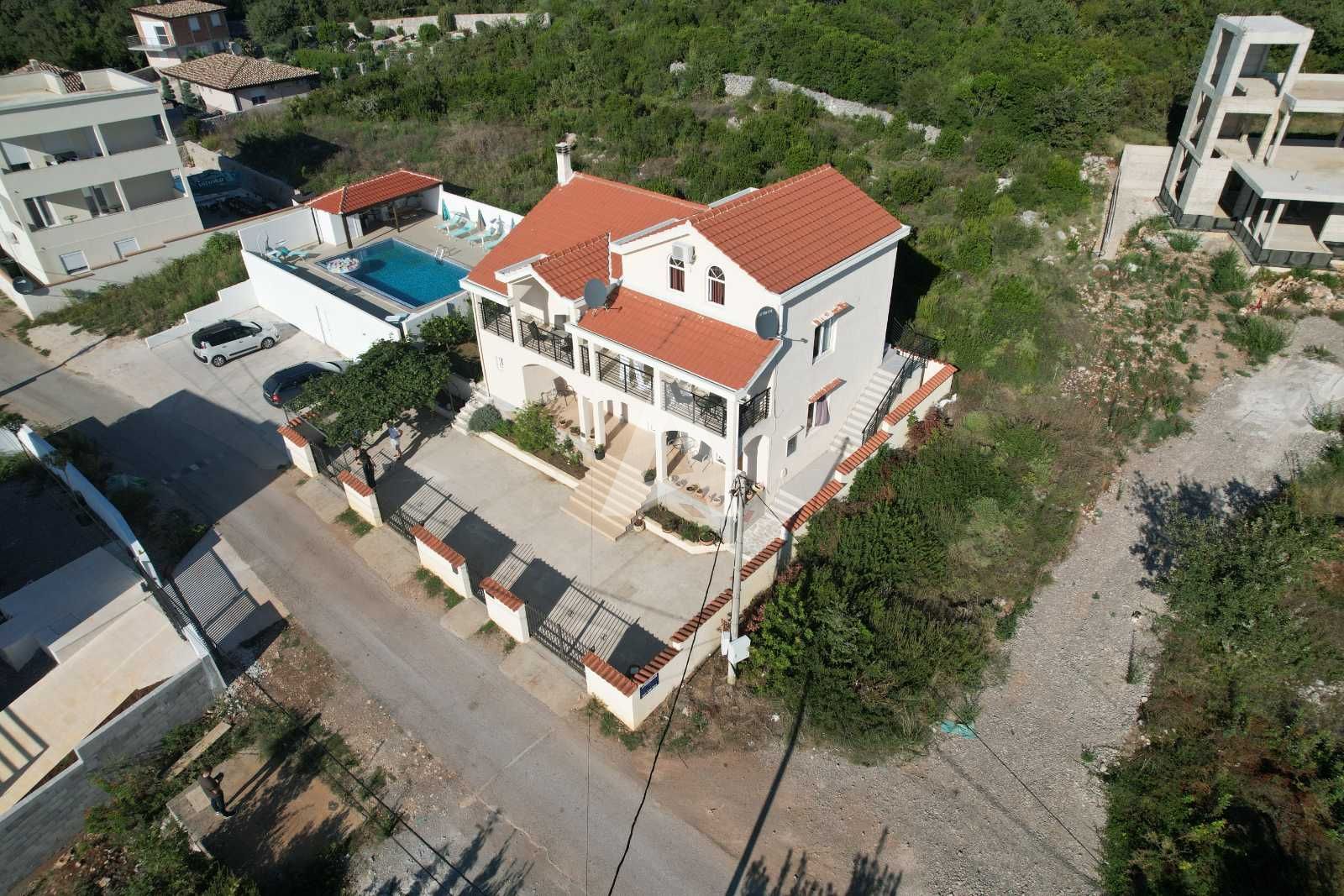 amforaproperty.com/Vila sa bazenom i pogledom na more u Krimovici, opština Kotor