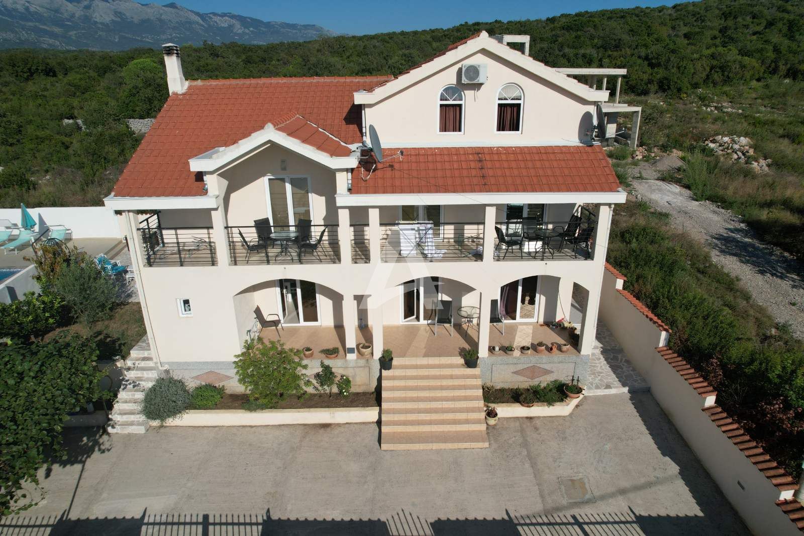 amforaproperty.com/Vila sa bazenom i pogledom na more u Krimovici, opština Kotor