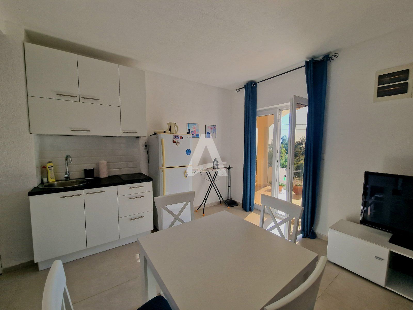 amforaproperty.com/Vila sa bazenom i pogledom na more u Krimovici, opština Kotor