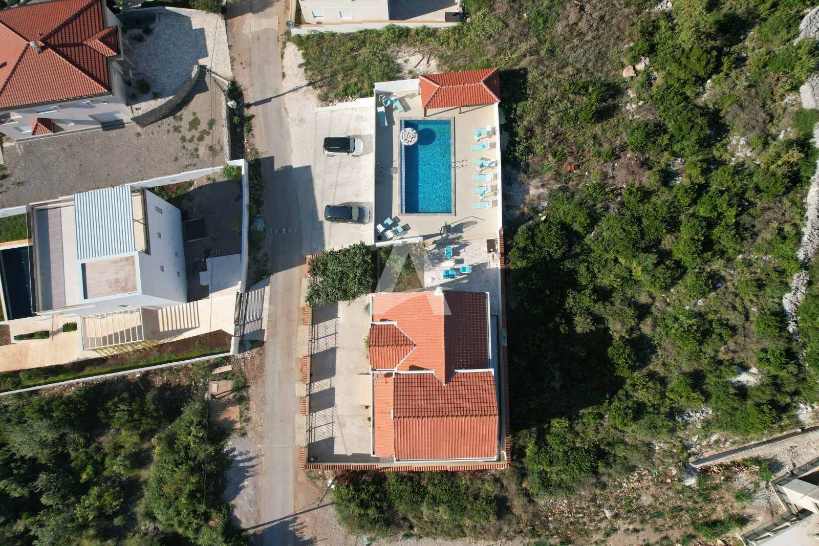 amforaproperty.com/Vila sa bazenom i pogledom na more u Krimovici, opština Kotor