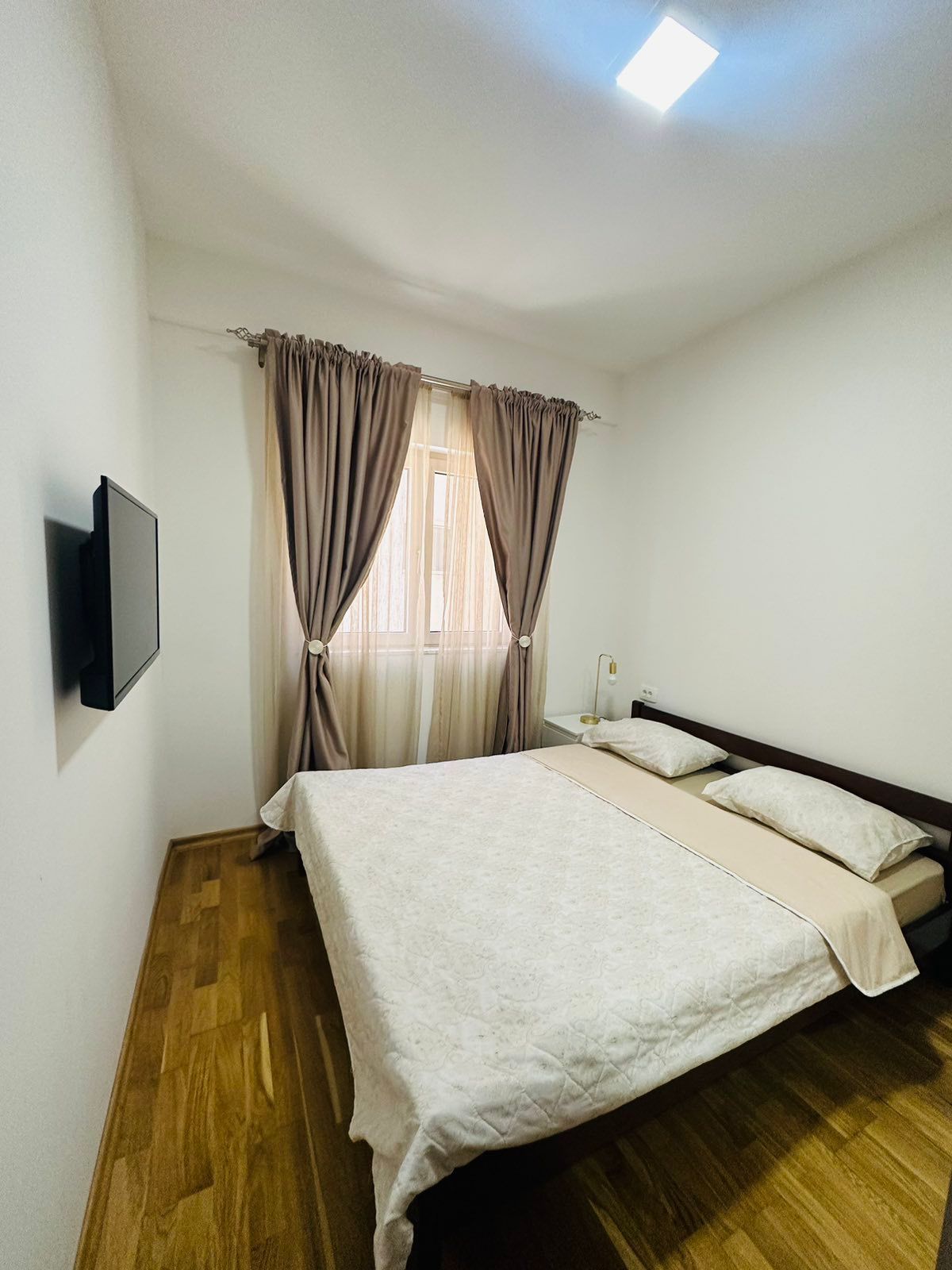 amforaproperty.com/Jednosoban moderno opremljen stan 50m2 sa garaznim mestom,Bulevar- Budva