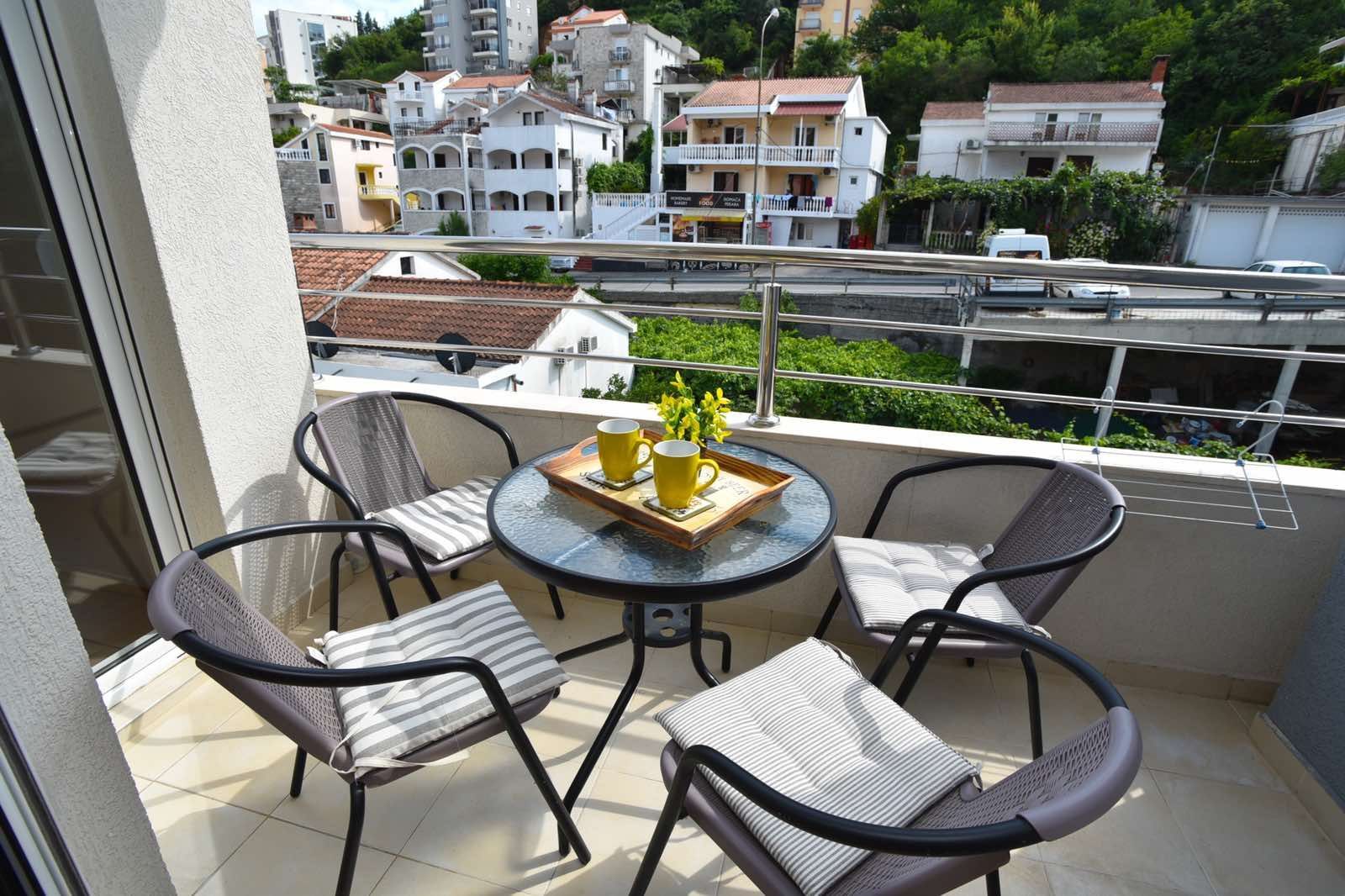 amforaproperty.com/Dvosoban stan  sa garaznim mestom na atraktivnoj lokaciji u BudvI (na period do 01.06.2024)