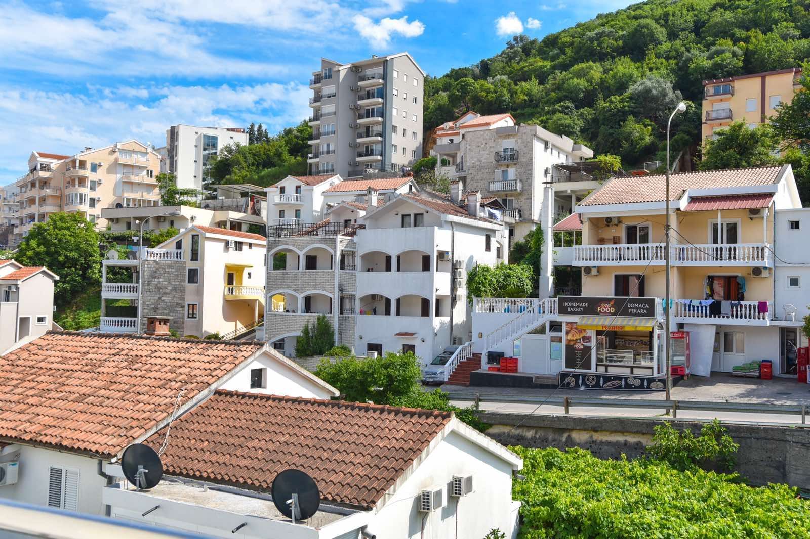 amforaproperty.com/Dvosoban stan  sa garaznim mestom na atraktivnoj lokaciji u BudvI (na period do 01.06.2024)