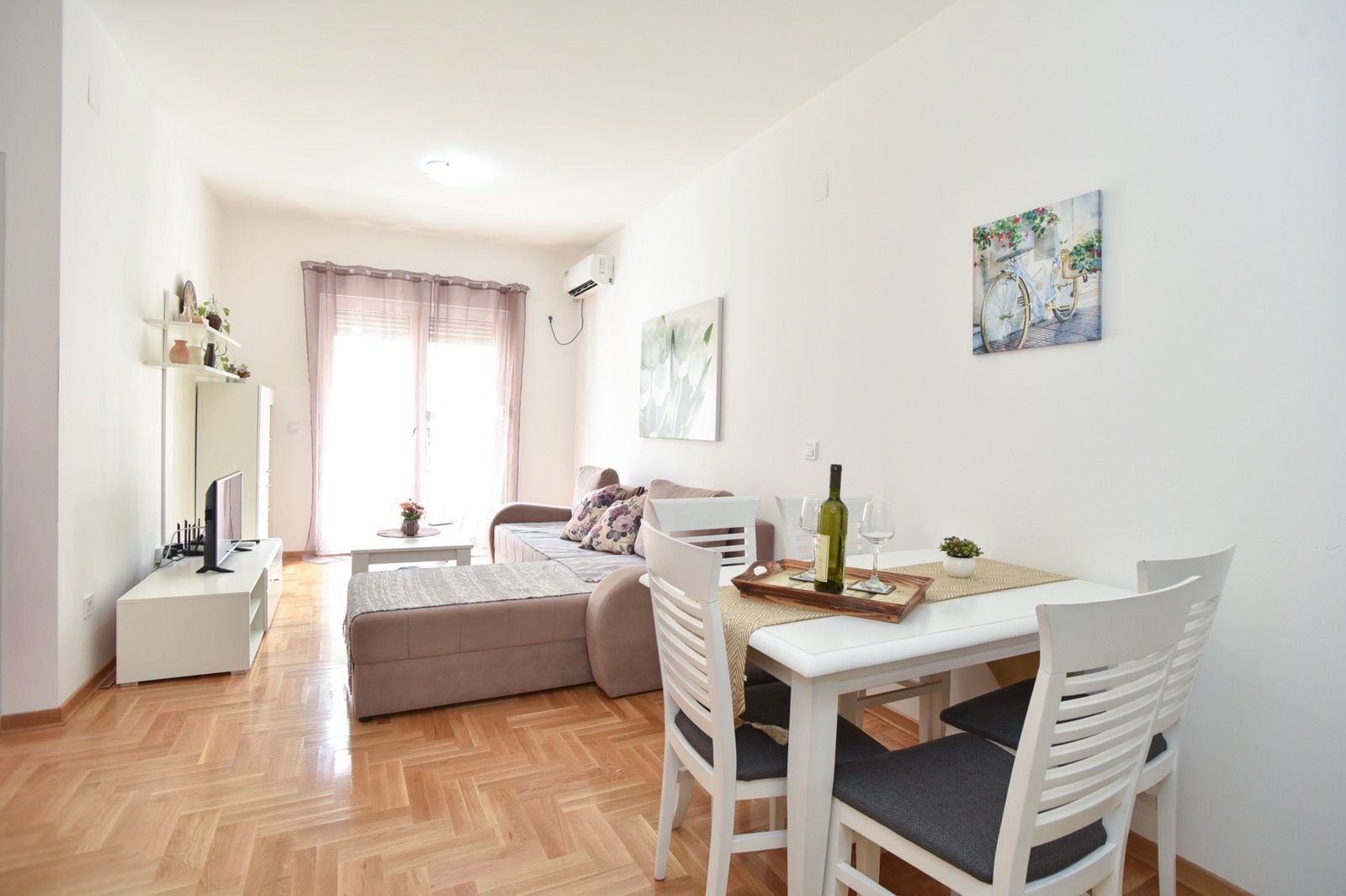amforaproperty.com/Dvosoban stan  sa garaznim mestom na atraktivnoj lokaciji u BudvI (na period do 01.06.2024)