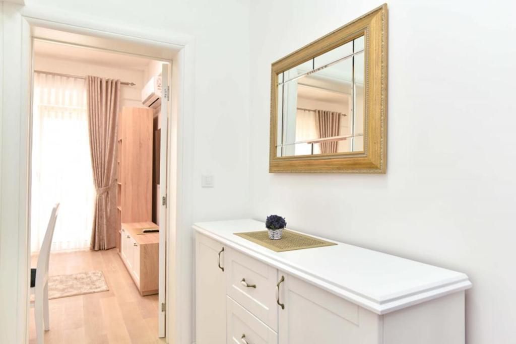 amforaproperty.com/Trosoban stan 86m2 sa garaznim mesto na fantastičnoj lokaciji u Becicima. (NA DUZI PERIOD)