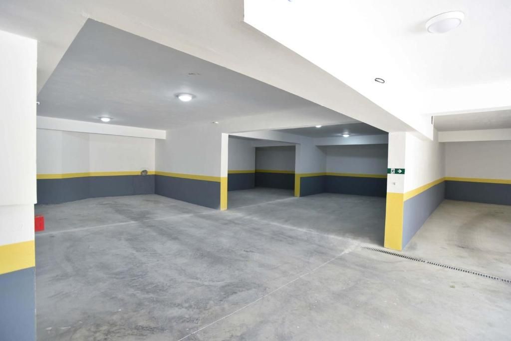 amforaproperty.com/Trosoban stan 86m2 sa garaznim mesto na fantastičnoj lokaciji u Becicima. (NA DUZI PERIOD)
