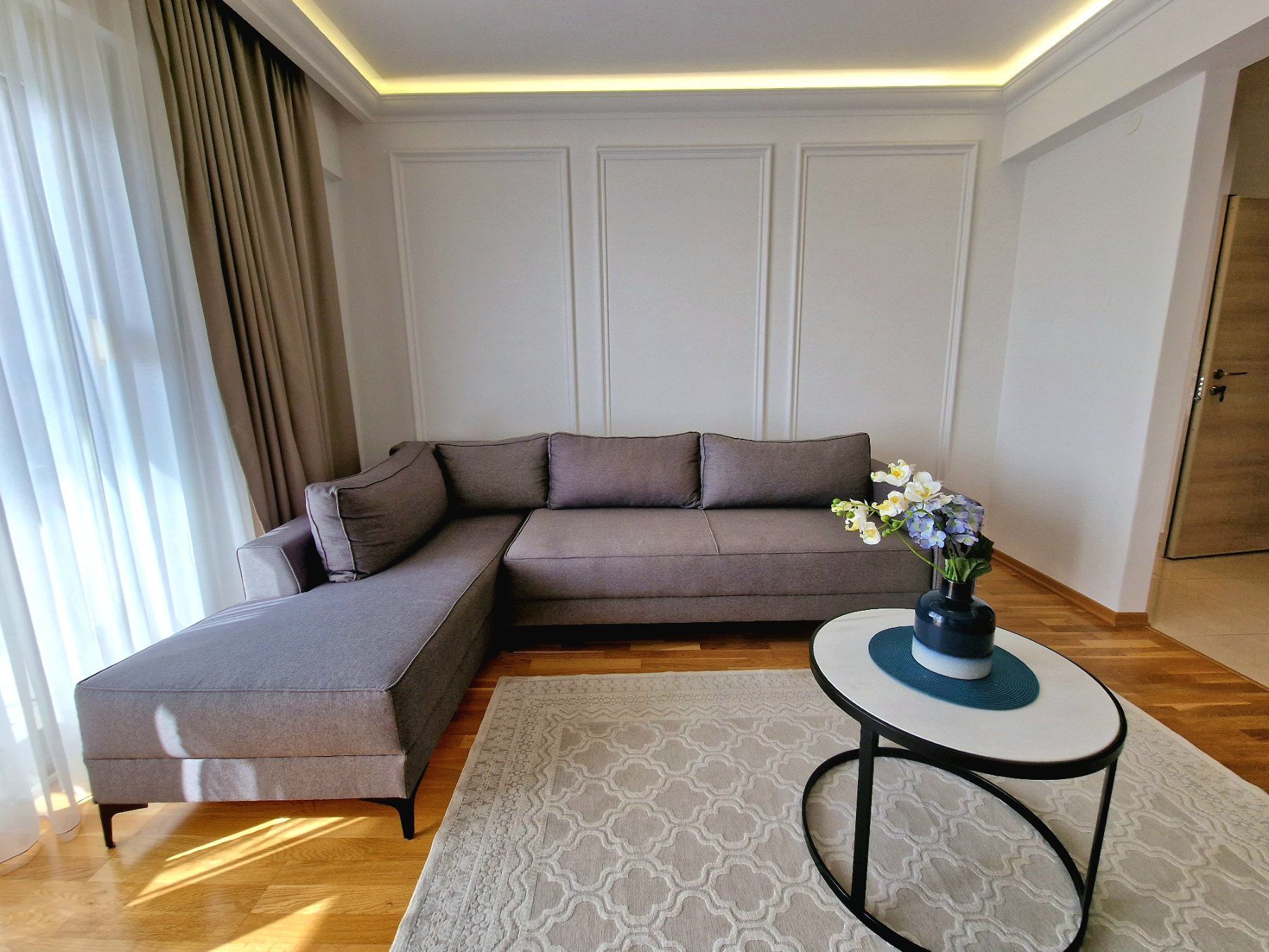 amforaproperty.com/Jednosoban stan sa pogledom na more u kompleksu sa bazenom i teretanom u Becicima (NA DUZI PERIOD)