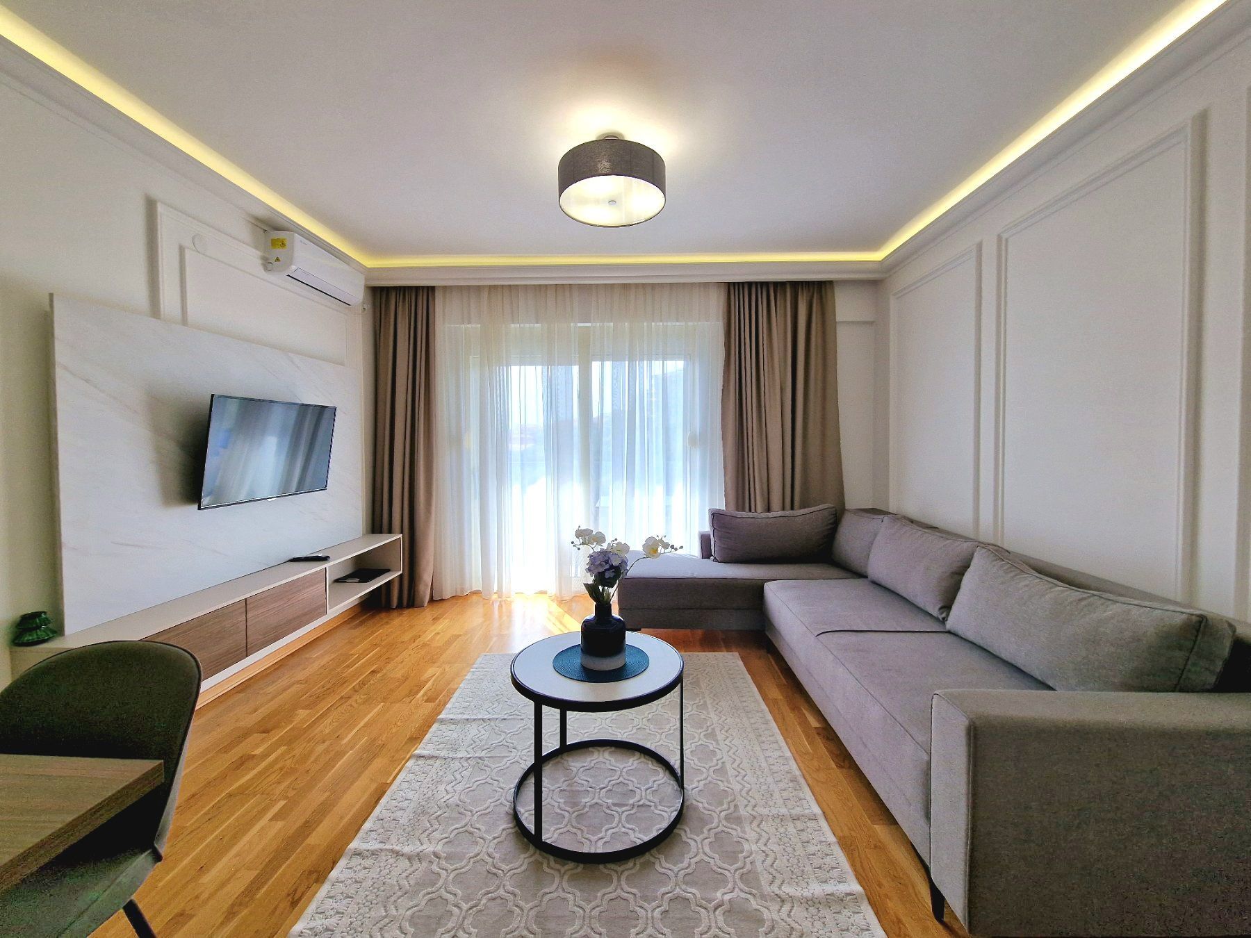 amforaproperty.com/Jednosoban stan sa pogledom na more u kompleksu sa bazenom i teretanom u Becicima (NA DUZI PERIOD)