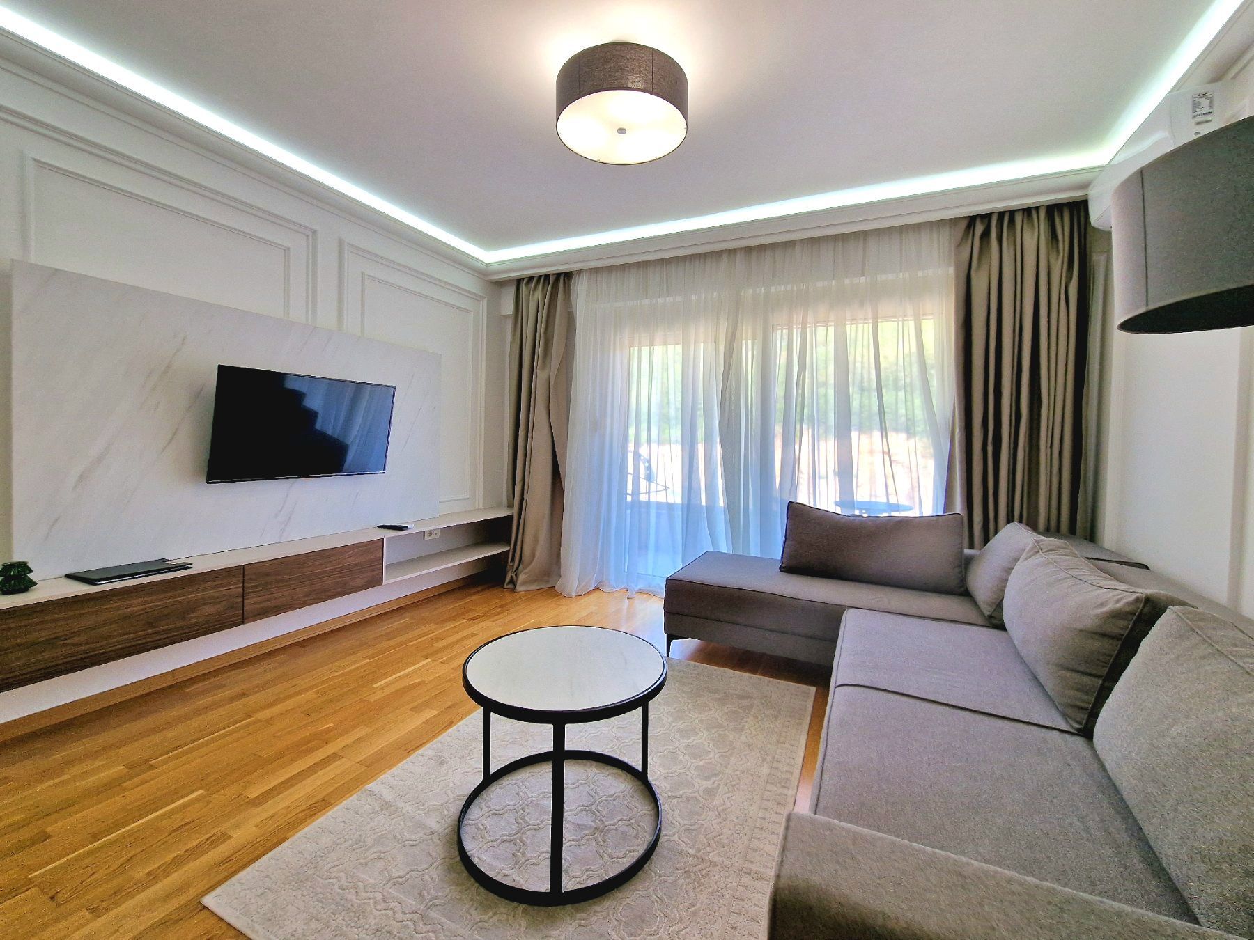 amforaproperty.com/Jednosoban u kompleksu sa bazenom u Becicima (NA DUZI PERIOD)