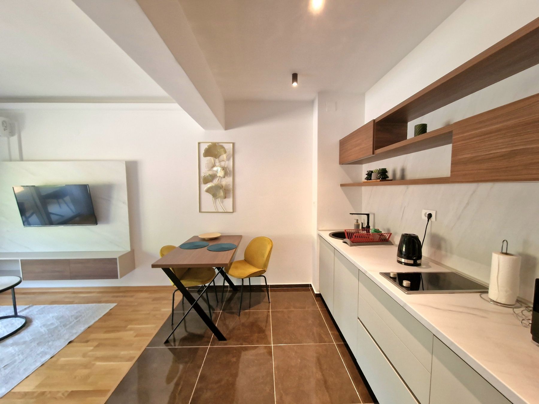 amforaproperty.com/Studio apartman u kompleksu sa bazenom i teretanom u Becicima (NA DUZI PERIOD OD 01.10)