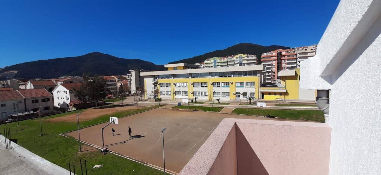 amforaproperty.com/Jednosoban kod nove Osnove Skole u Budvi. (NA DUZI PERIOD)