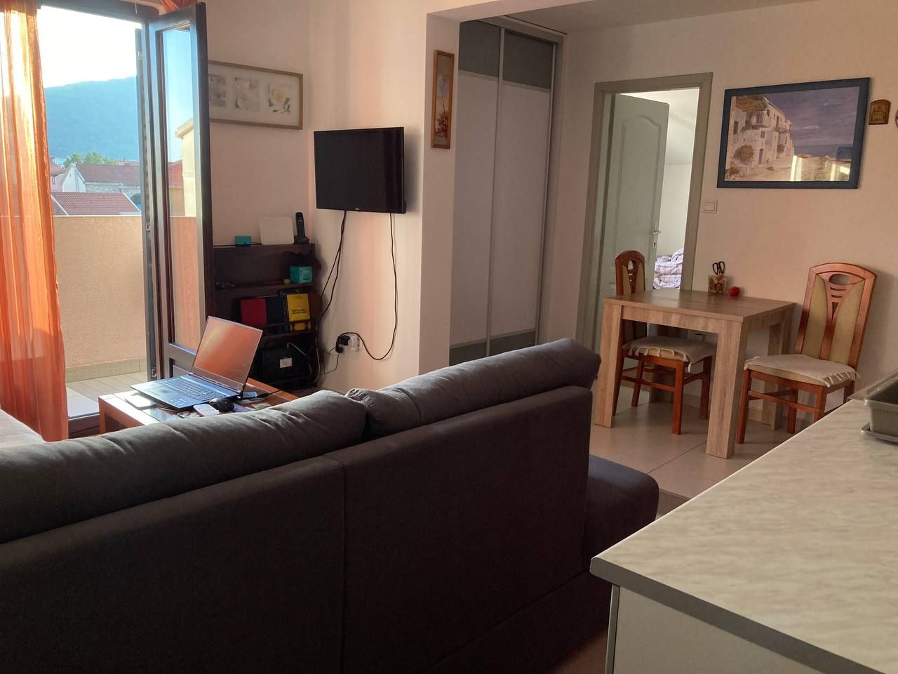 amforaproperty.com/Jednosoban kod nove Osnove Skole u Budvi. (NA DUZI PERIOD)
