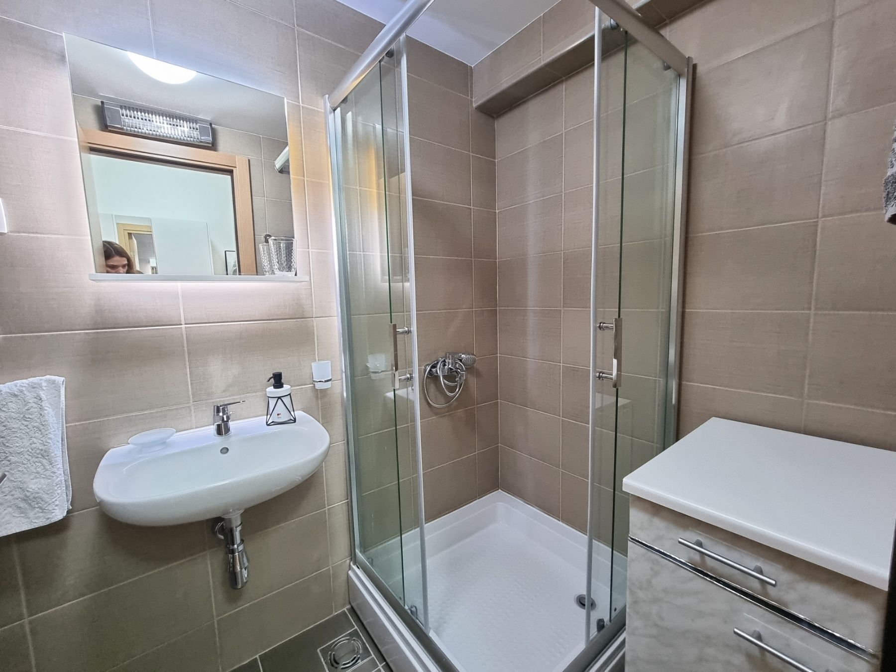 amforaproperty.com/Jednosoban stan sa prelepim pogledom na more i grad,Budva-Dubovica (NA DUZI VREMENSKI PERIOD)