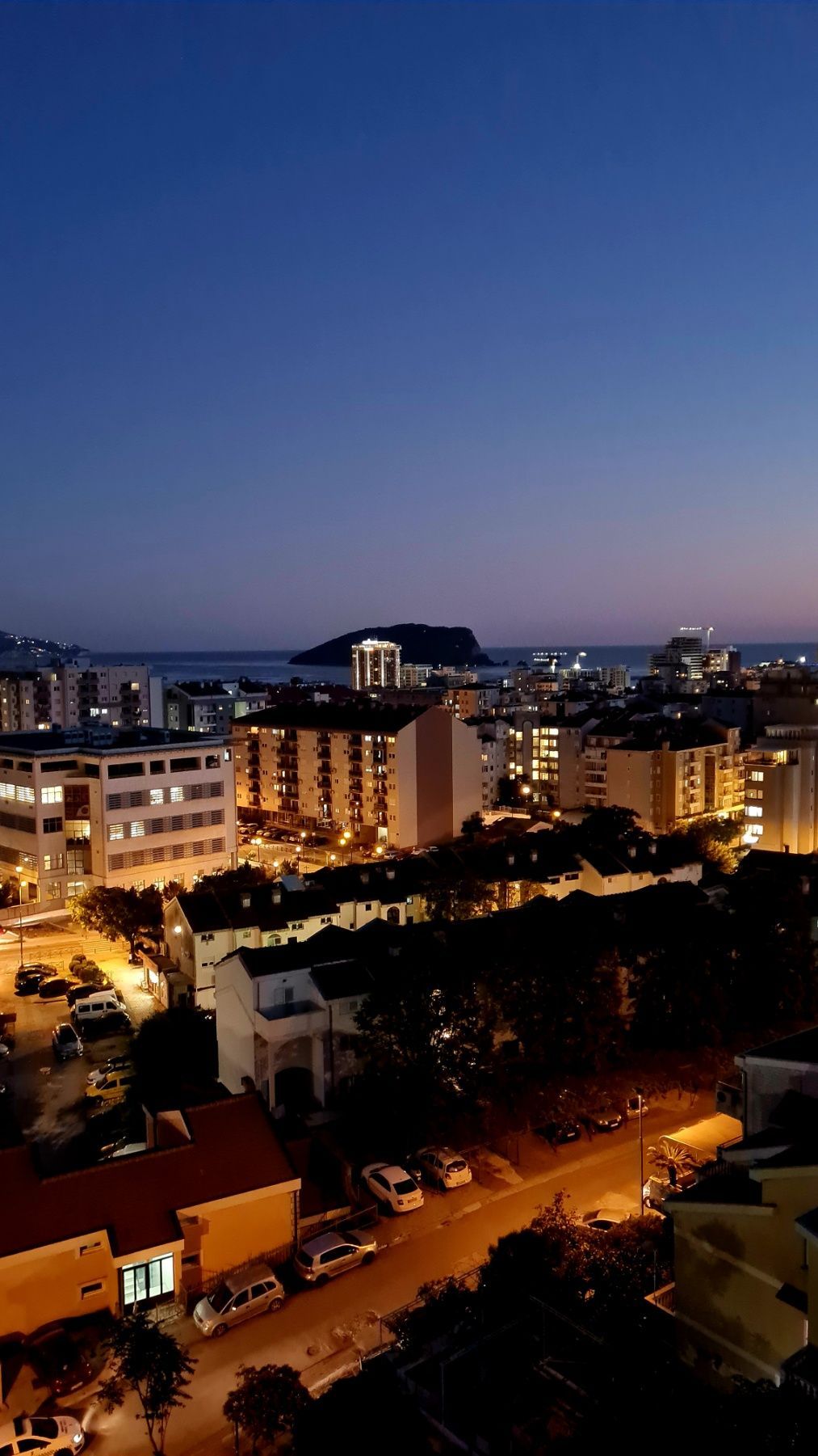 amforaproperty.com/Jednosoban stan sa prelepim pogledom na more i grad,Budva-Dubovica (NA DUZI VREMENSKI PERIOD)