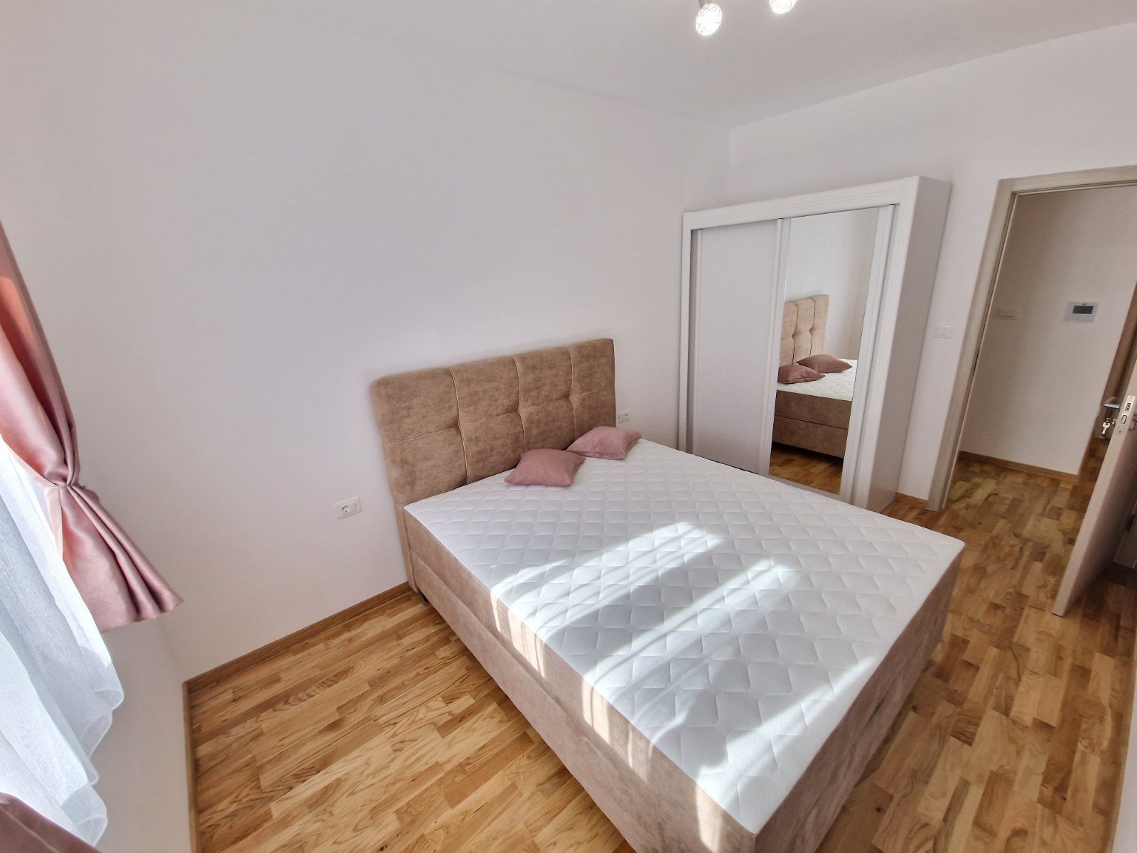 amforaproperty.com/Nov moderno opremljen jednosoban stan 46m2 u novoj stambenoj zgradi sa pogledom na more,Becici  (NA DUZI PERIOD)