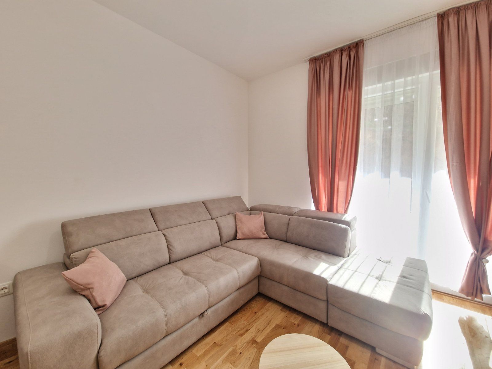 amforaproperty.com/Nov moderno opremljen jednosoban stan 46m2 u novoj stambenoj zgradi sa pogledom na more,Becici  (NA DUZI PERIOD)