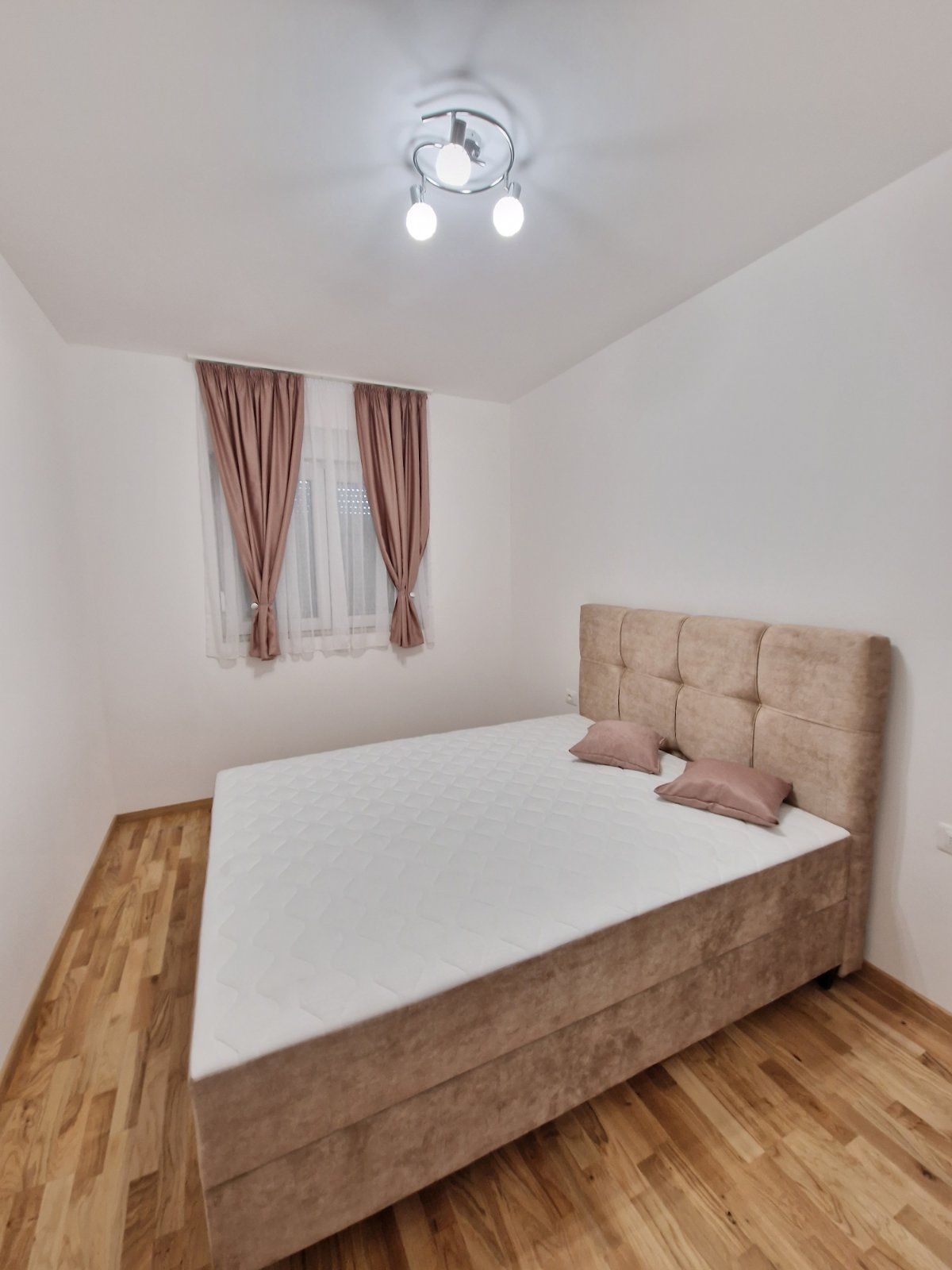 amforaproperty.com/Nov moderno opremljen jednosoban stan 46m2 u novoj stambenoj zgradi sa pogledom na more,Becici  (NA DUZI PERIOD)