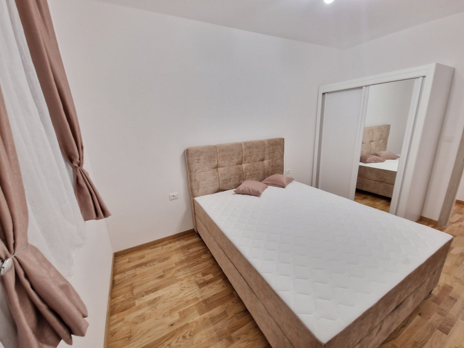 amforaproperty.com/Nov moderno opremljen jednosoban stan 46m2 u novoj stambenoj zgradi sa pogledom na more,Becici  (NA DUZI PERIOD)