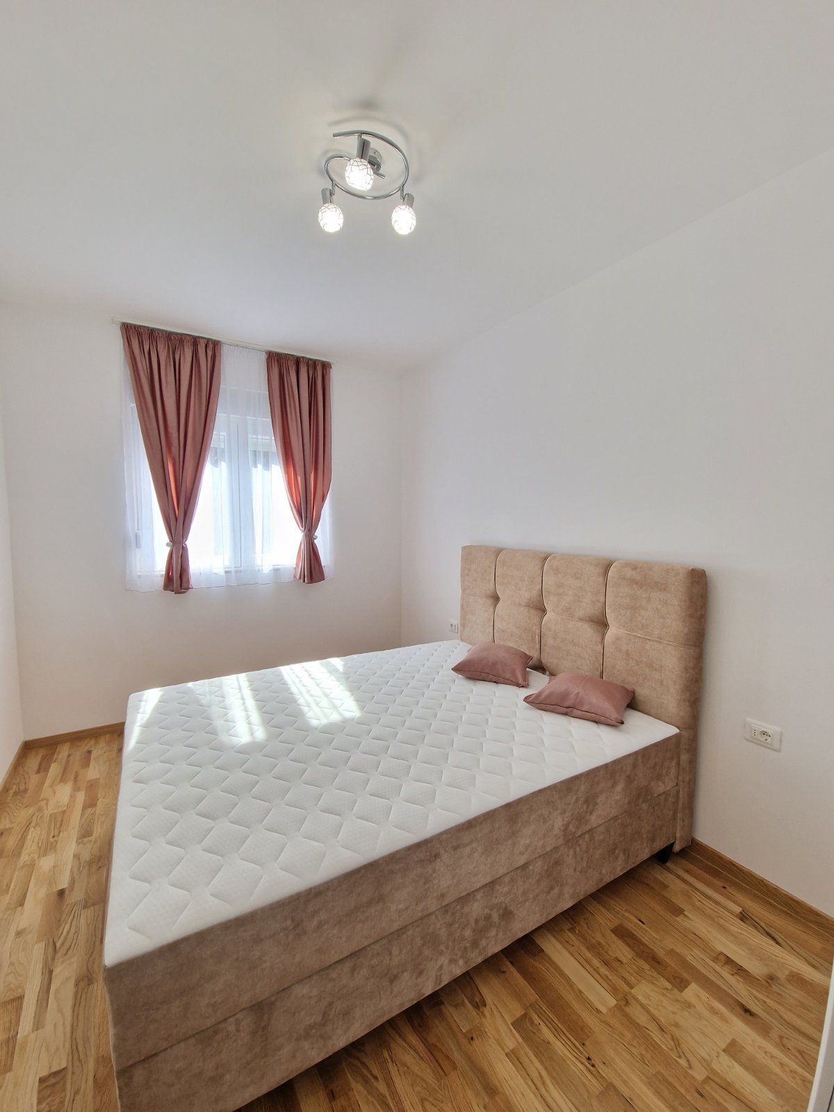 amforaproperty.com/Nov moderno opremljen jednosoban stan 46m2 u novoj stambenoj zgradi sa pogledom na more,Becici  (NA DUZI PERIOD)
