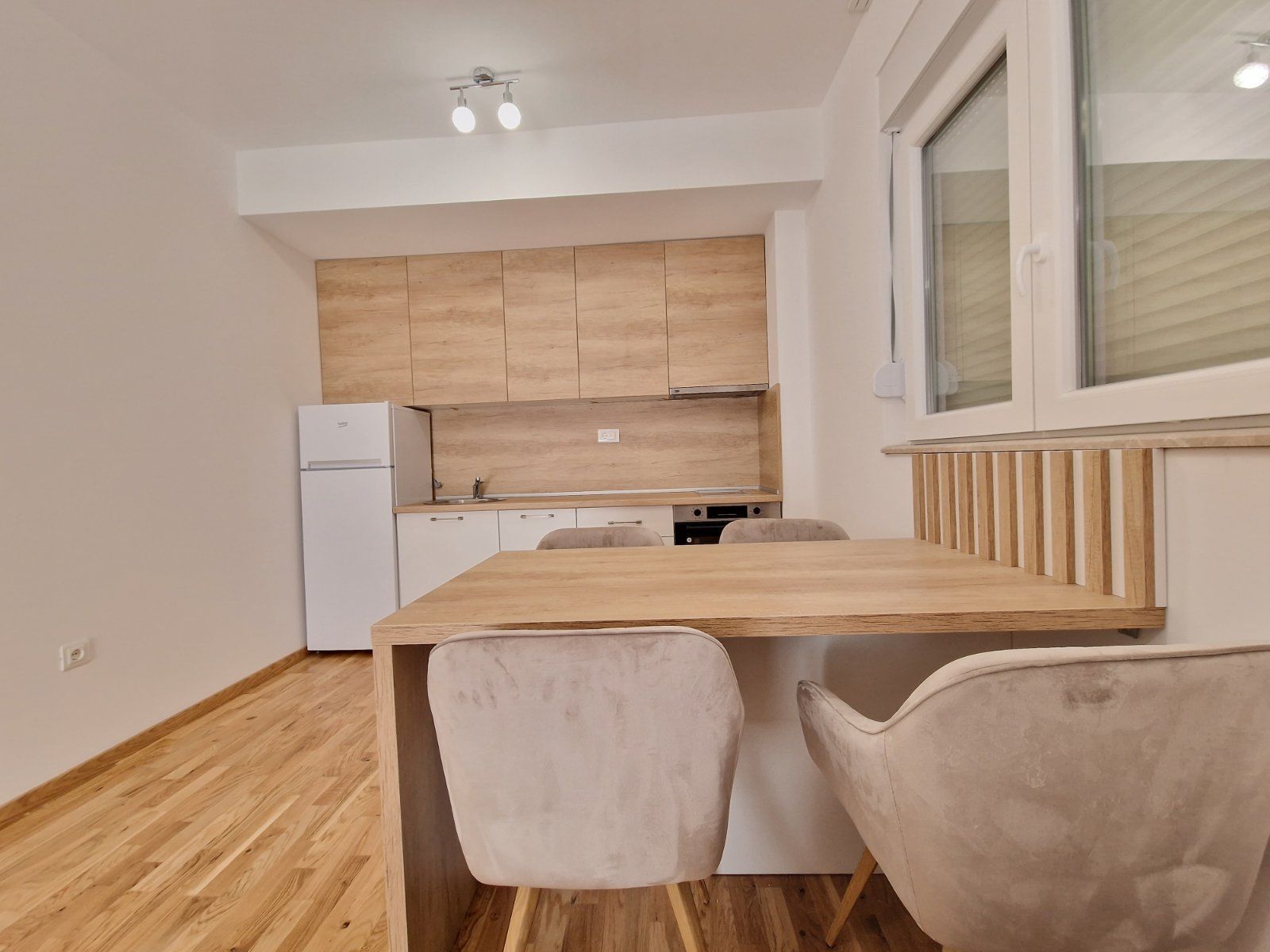 amforaproperty.com/Nov moderno opremljen jednosoban stan 46m2 u novoj stambenoj zgradi sa pogledom na more,Becici  (NA DUZI PERIOD)