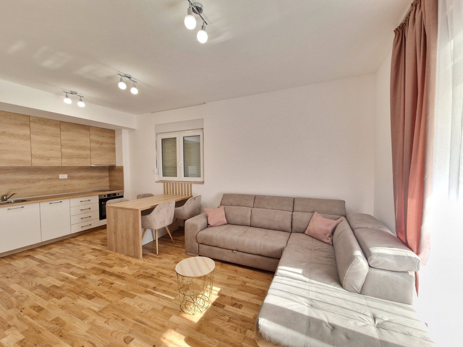 amforaproperty.com/Nov moderno opremljen jednosoban stan 46m2 u novoj stambenoj zgradi sa pogledom na more,Becici  (NA DUZI PERIOD)
