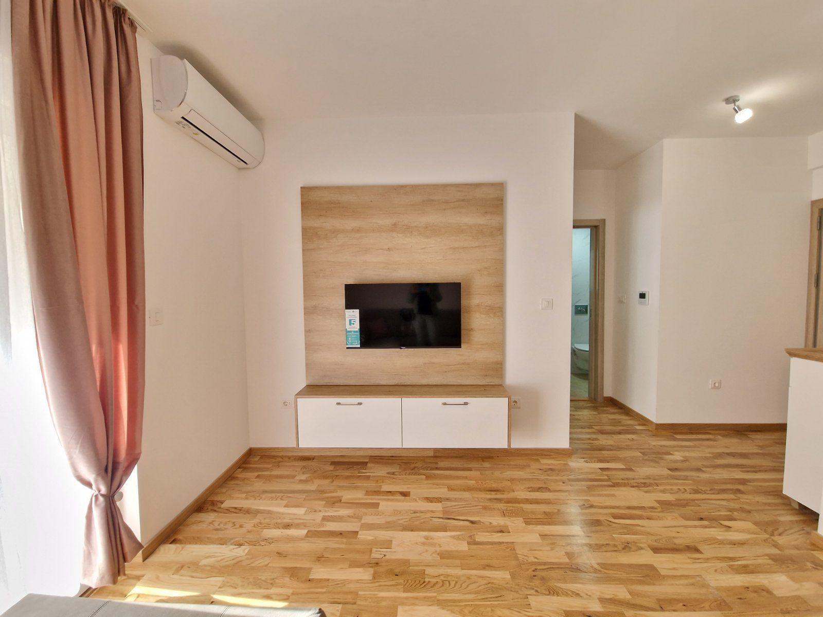amforaproperty.com/Nov moderno opremljen jednosoban stan 46m2 u novoj stambenoj zgradi sa pogledom na more,Becici  (NA DUZI PERIOD)