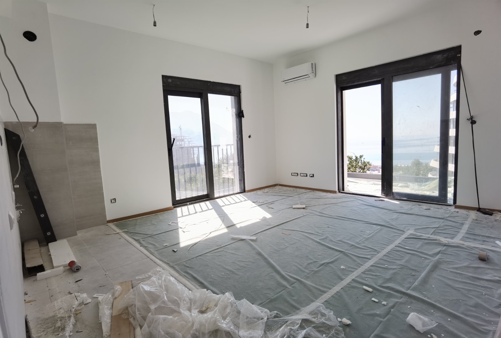 amforaproperty.com/Dvosoban stan 58m2 sa pogledom na more, Bečići, blizu plaže!  Odlična ponuda!