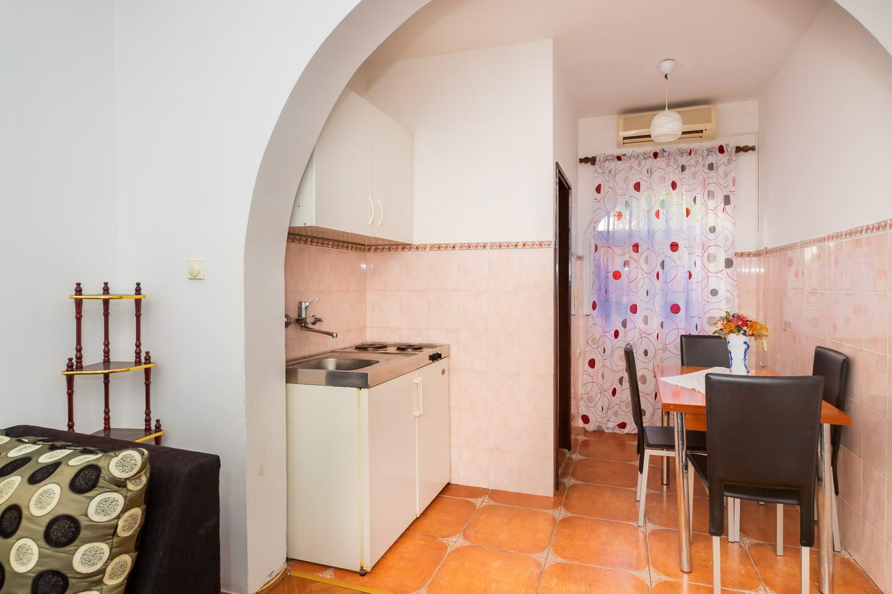 amforaproperty.com/Dvosoban stan 55m2 za rentiranje do ljetne sezone. Babilonija