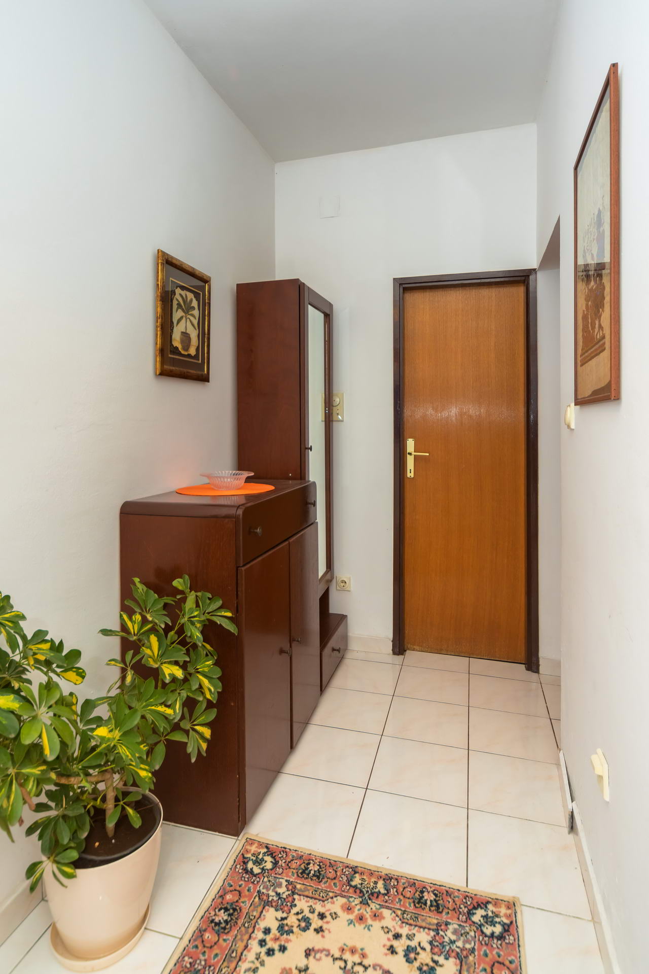 amforaproperty.com/Dvosoban stan 55m2 za rentiranje do ljetne sezone. Babilonija