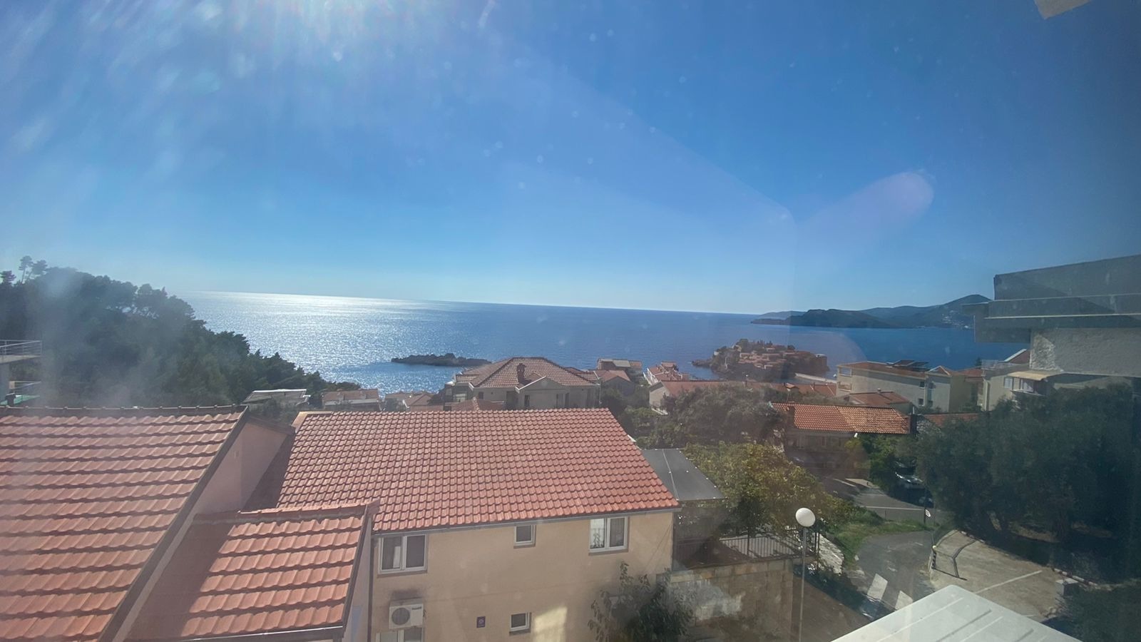 amforaproperty.com/Jednosoban stan 45m2 sa prelijepim pogledom na more i Sveti Stefan