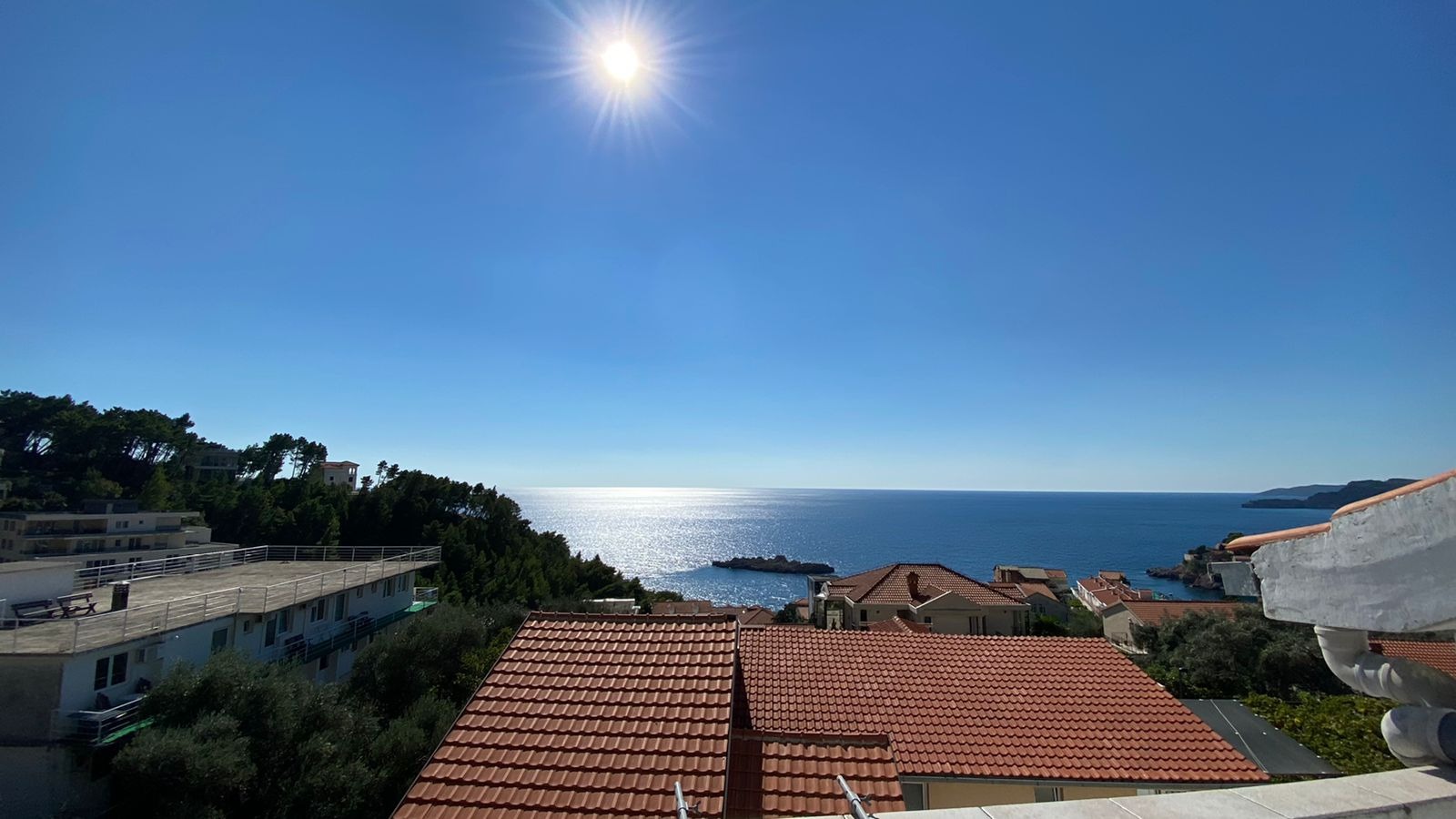 amforaproperty.com/Jednosoban stan 45m2 sa prelijepim pogledom na more i Sveti Stefan