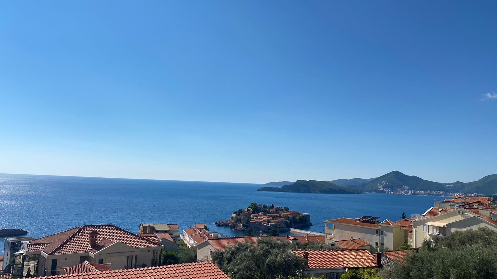 amforaproperty.com/Jednosoban stan 45m2 sa prelijepim pogledom na more i Sveti Stefan