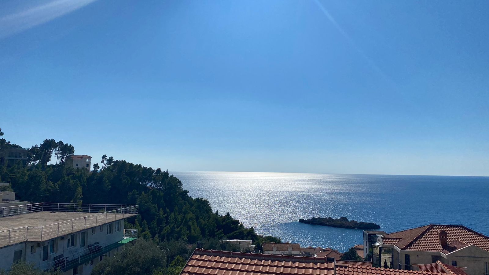 amforaproperty.com/Jednosoban stan 45m2 sa prelijepim pogledom na more i Sveti Stefan